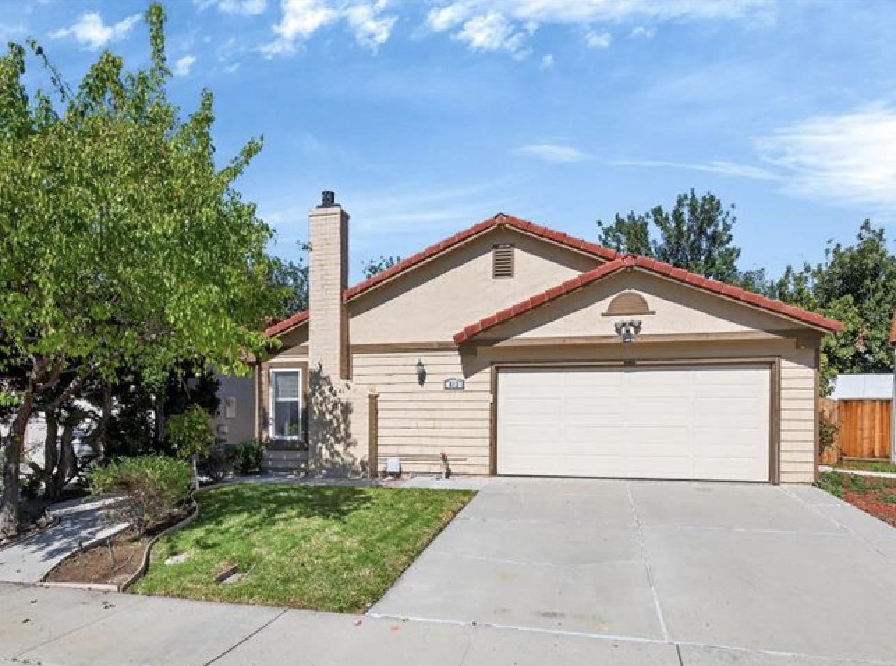 512 Lanfair Circle