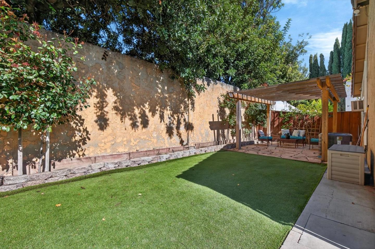 512 Lanfair Circle