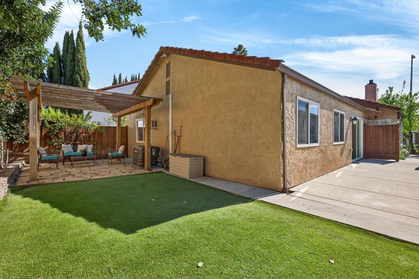 512 Lanfair Circle