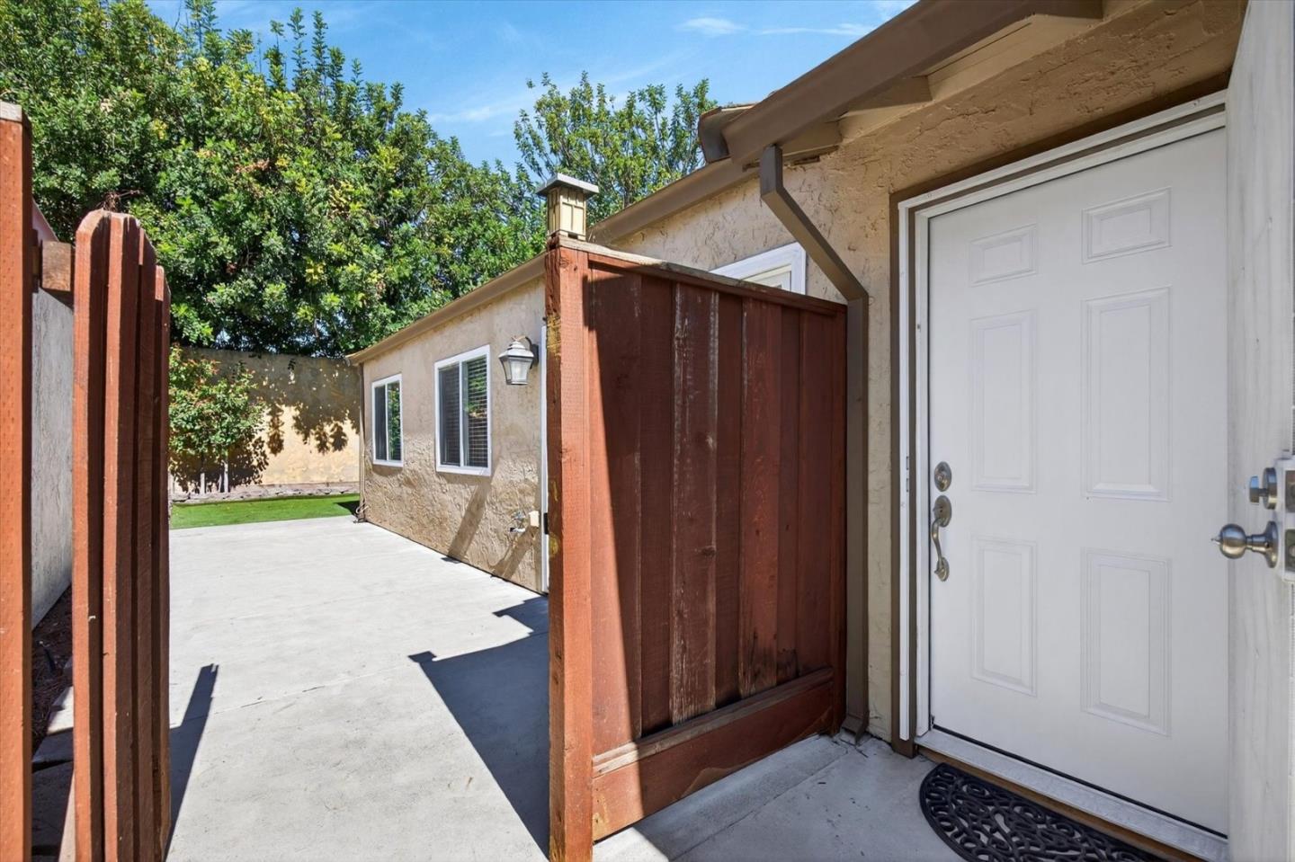 512 Lanfair Circle