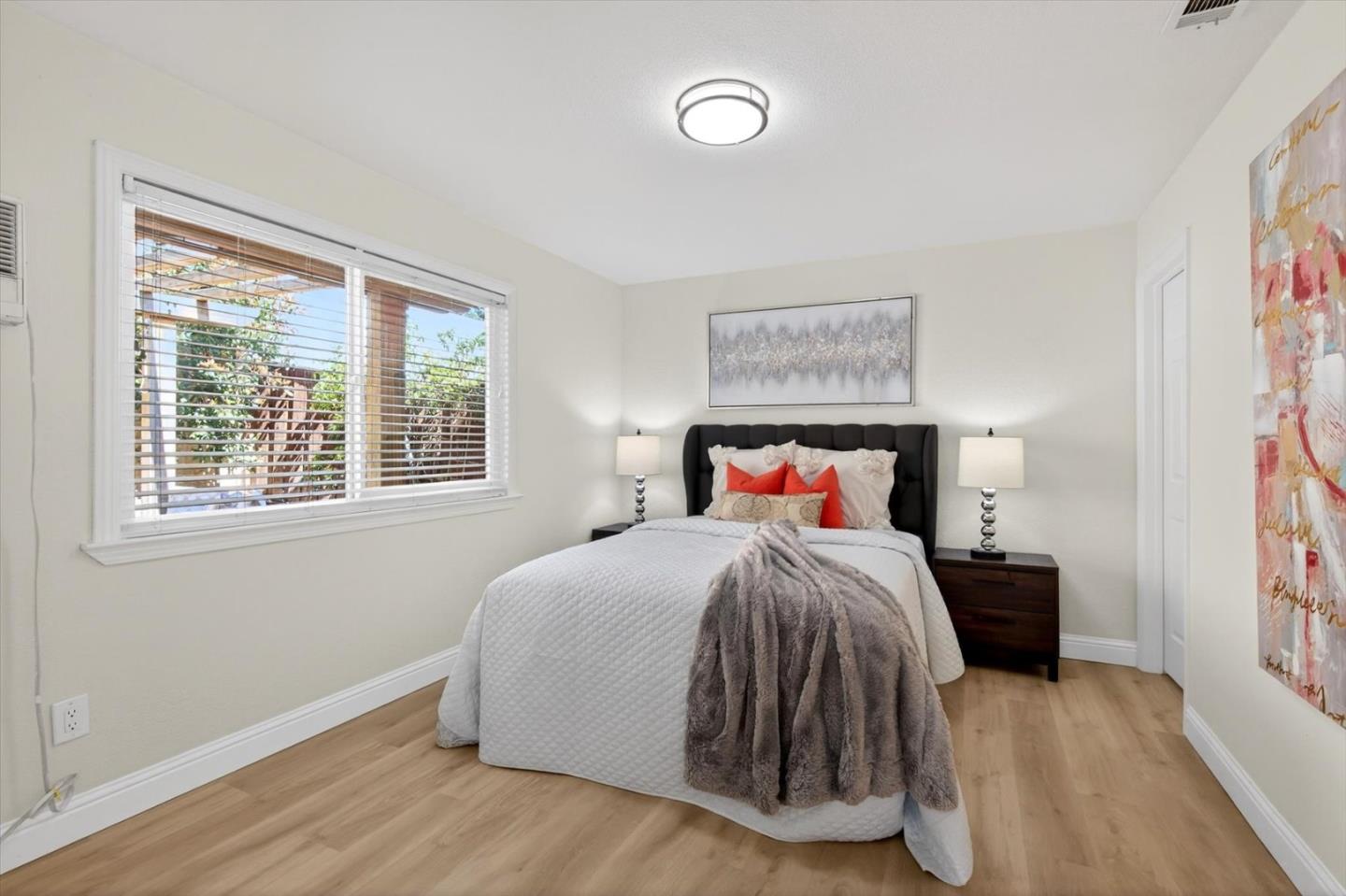 512 Lanfair Circle