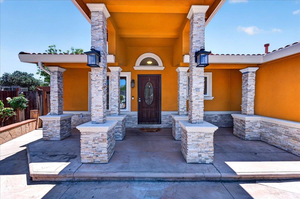 1519 Mount Everest Court