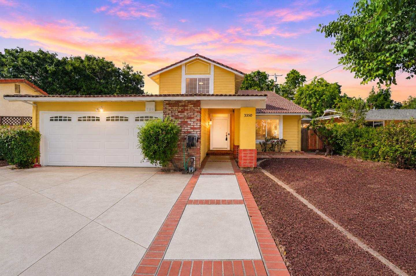 3350 Woodside Lane