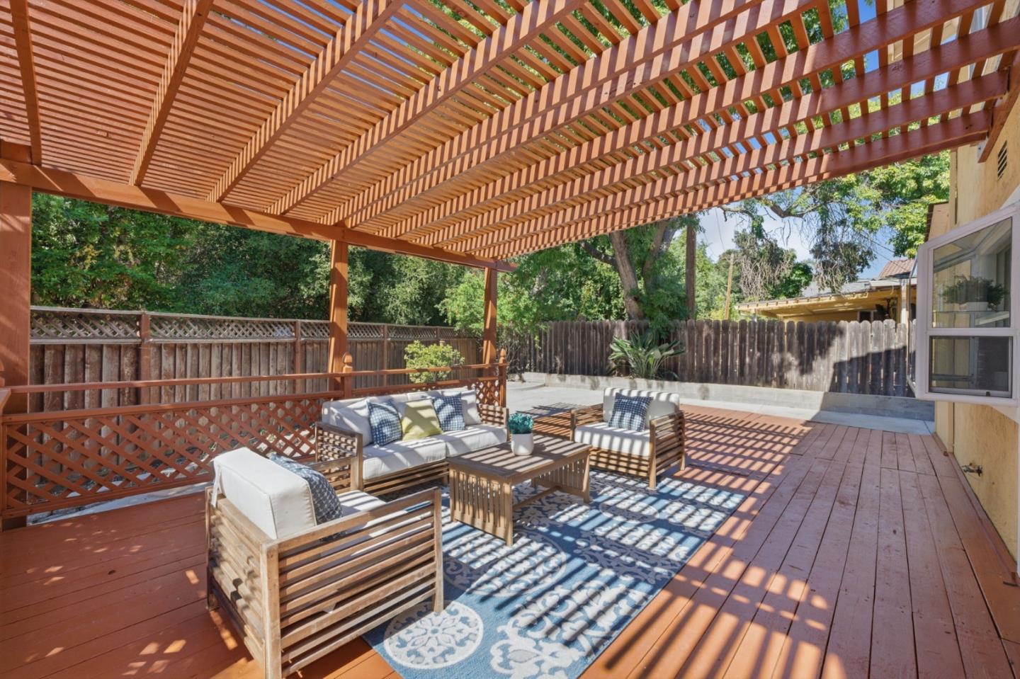 3350 Woodside Lane