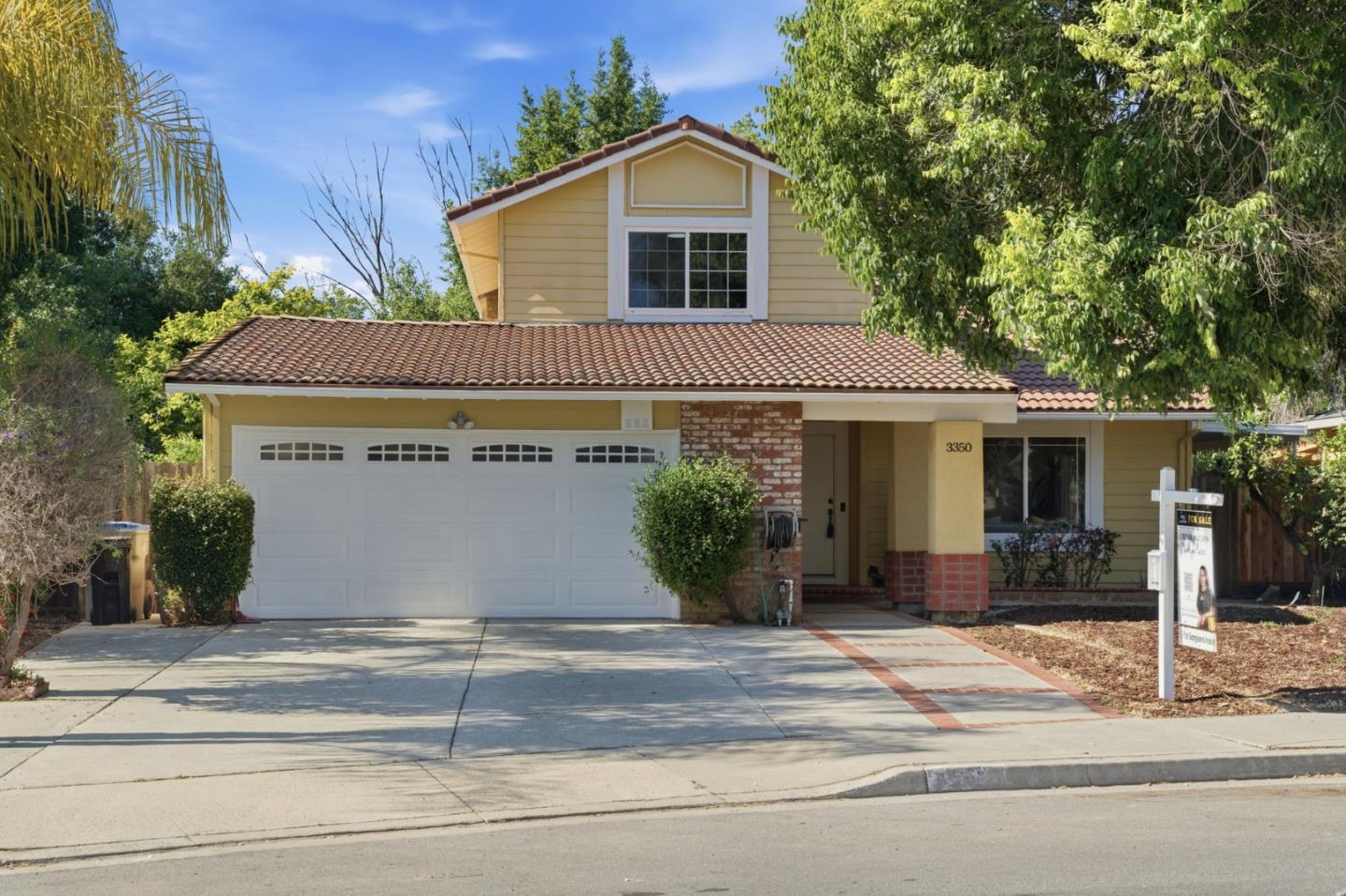 3350 Woodside Lane