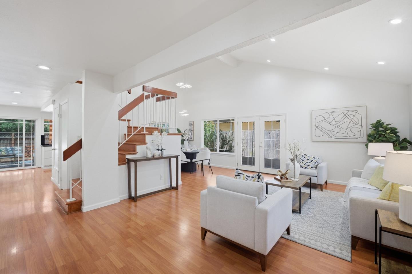 3350 Woodside Lane