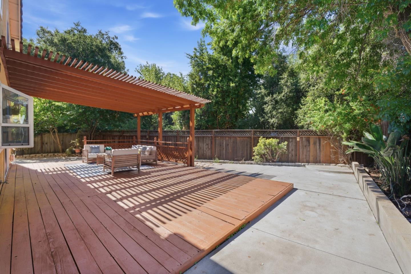 3350 Woodside Lane