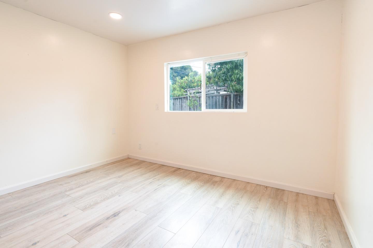 1032 Sinbad AVE