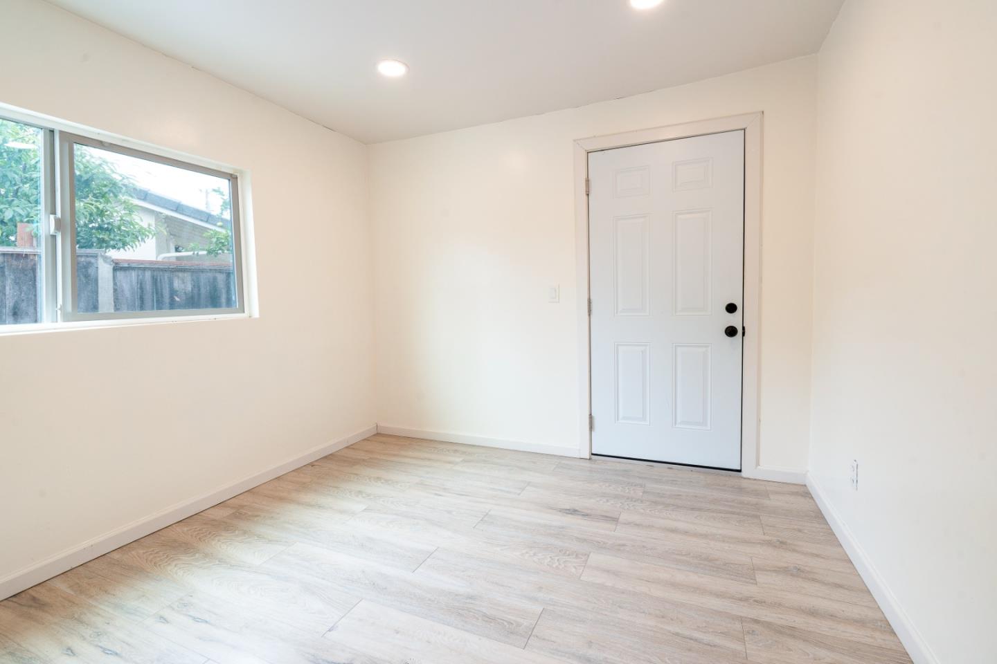 1032 Sinbad AVE