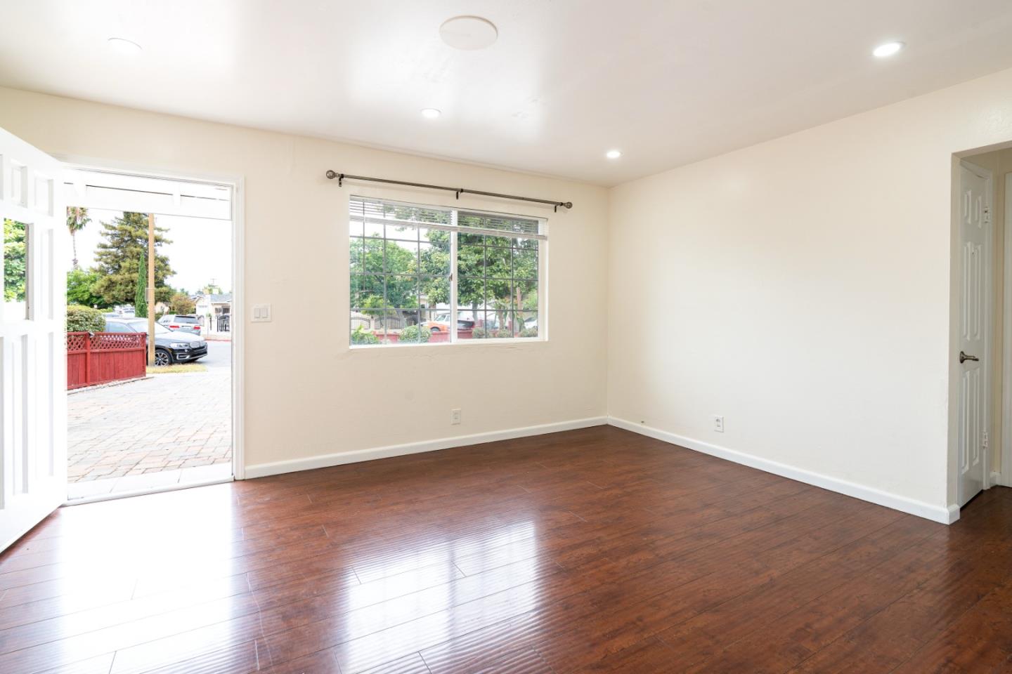 1032 Sinbad AVE