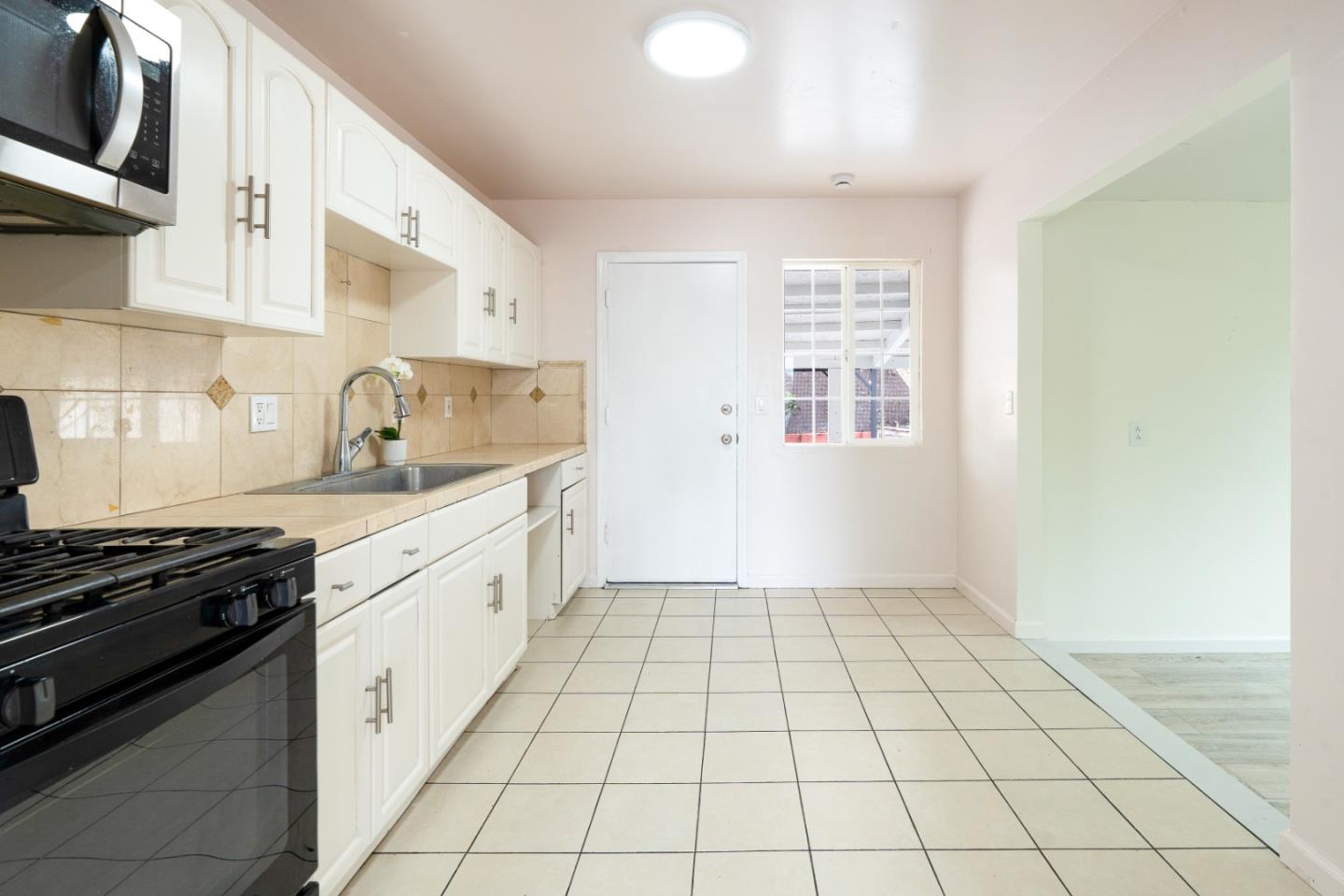 1032 Sinbad AVE