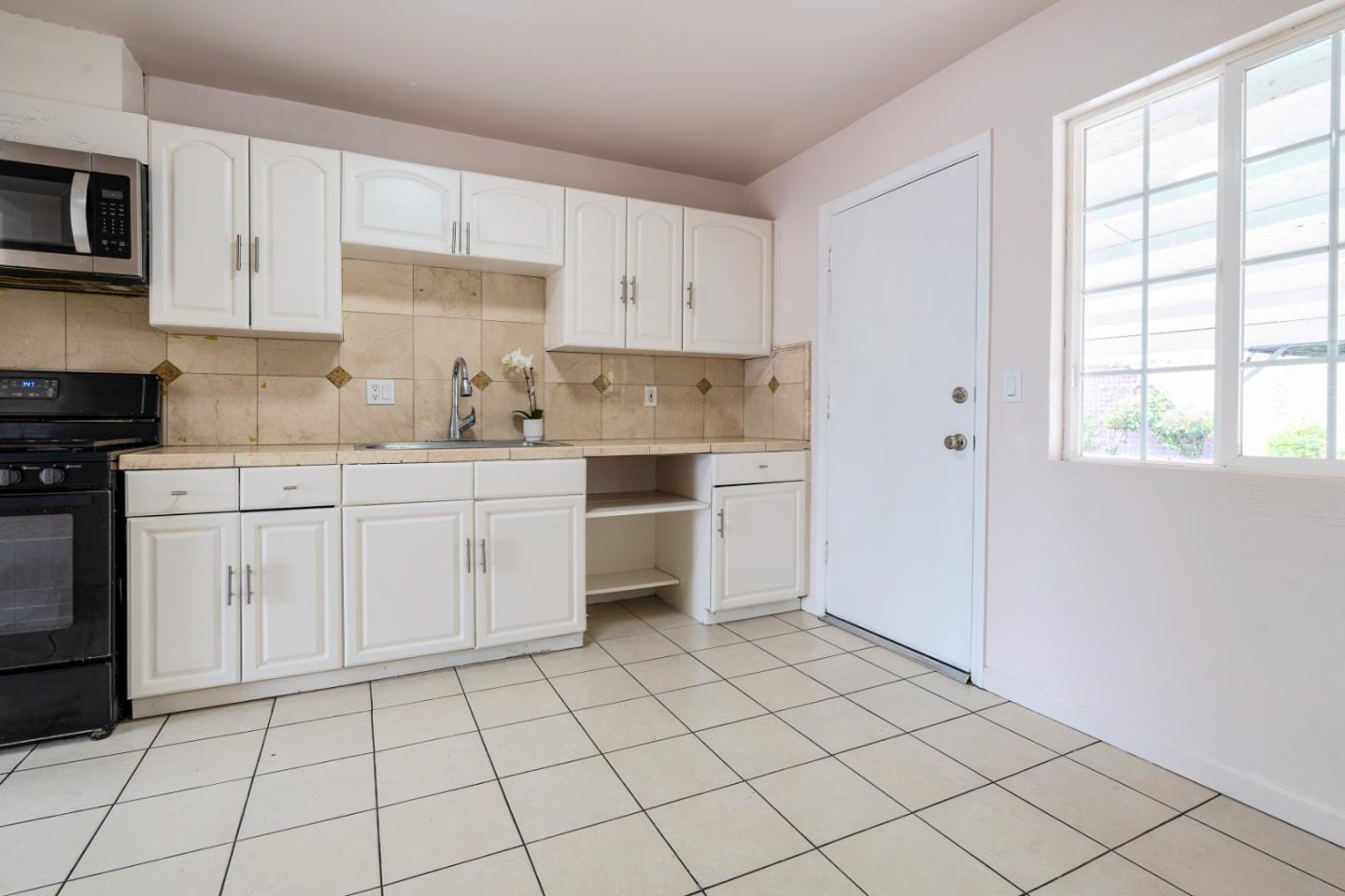1032 Sinbad AVE