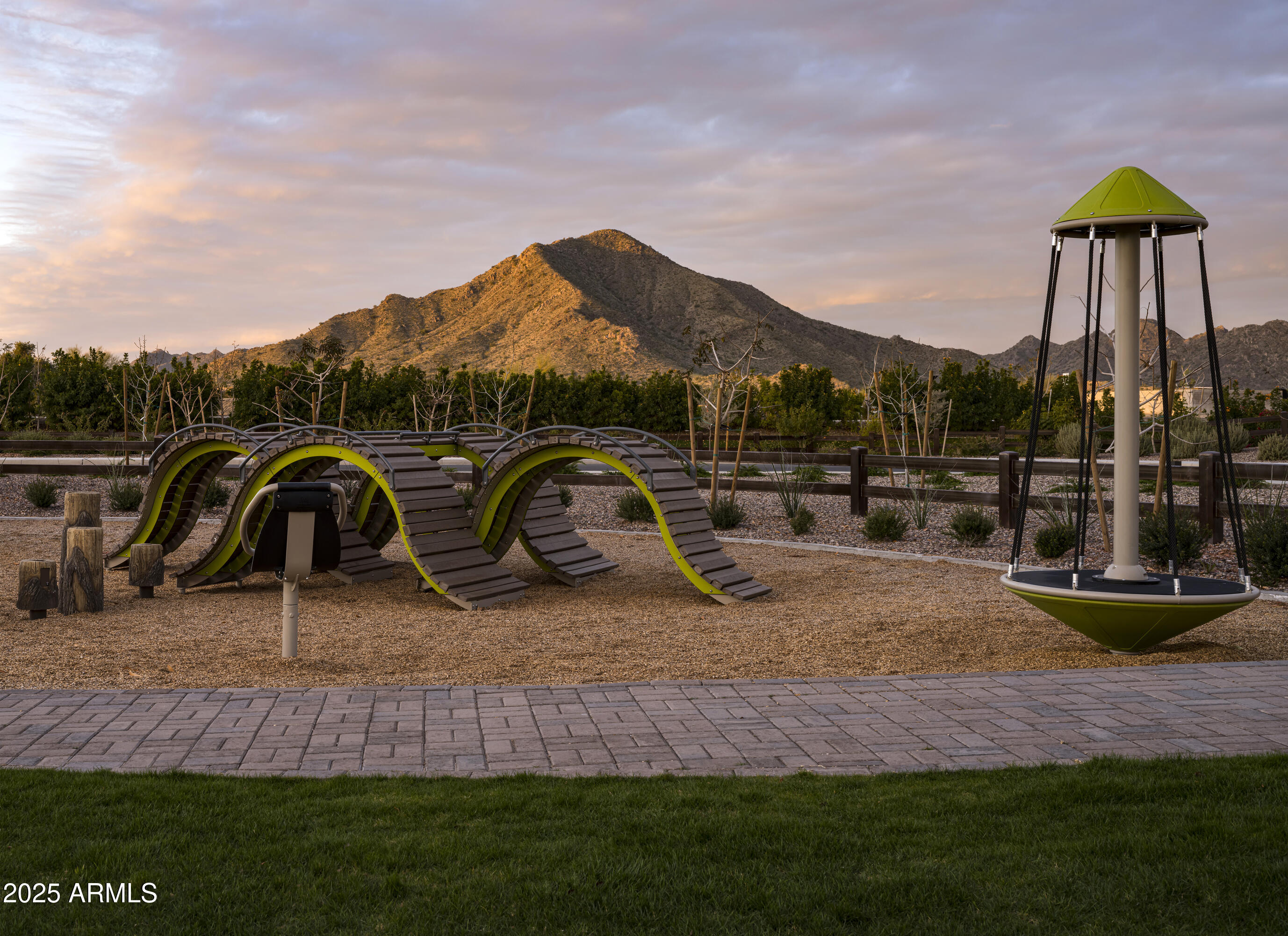 3323 W SUNSTONE Drive