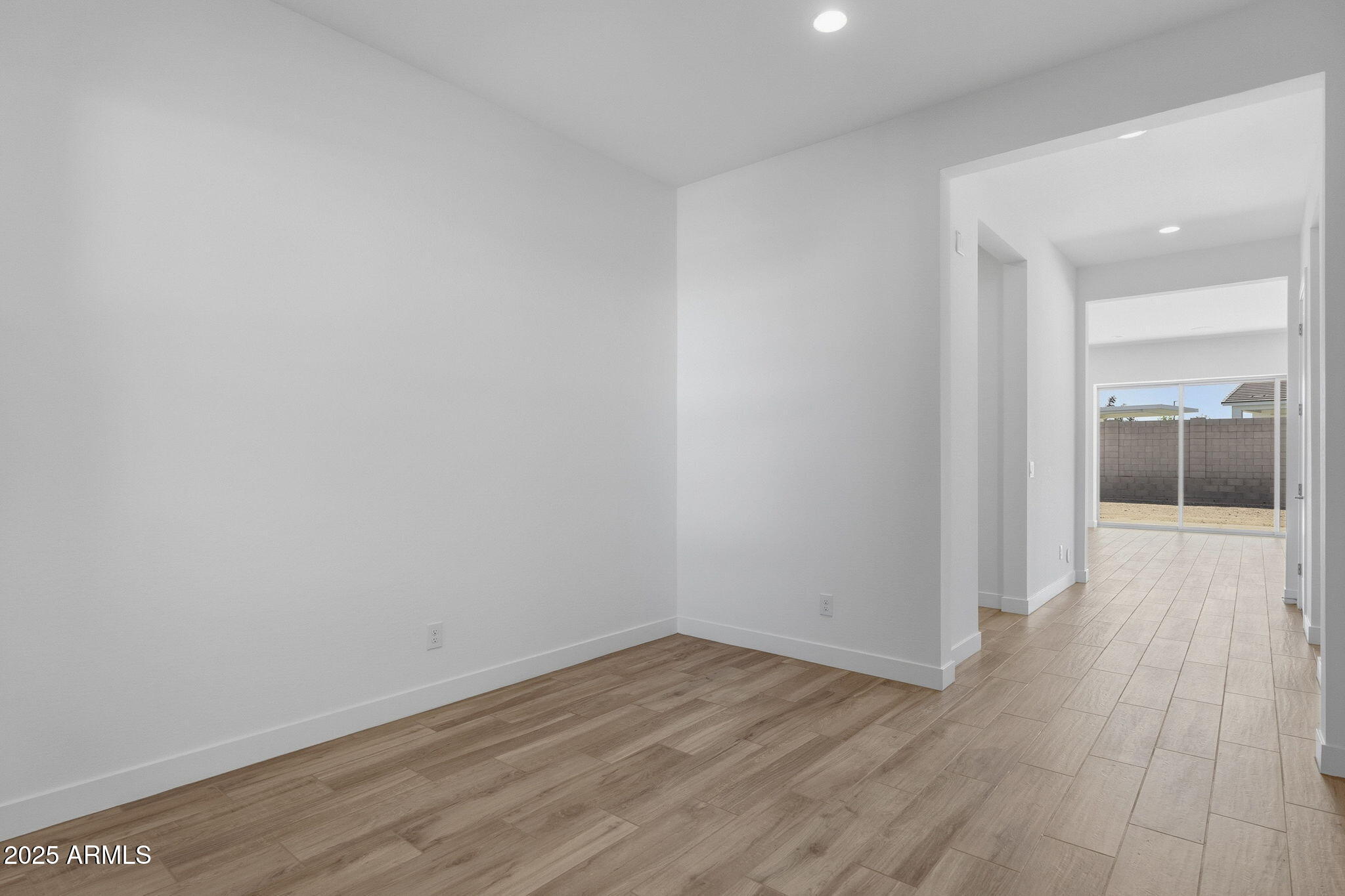 3323 W SUNSTONE Drive