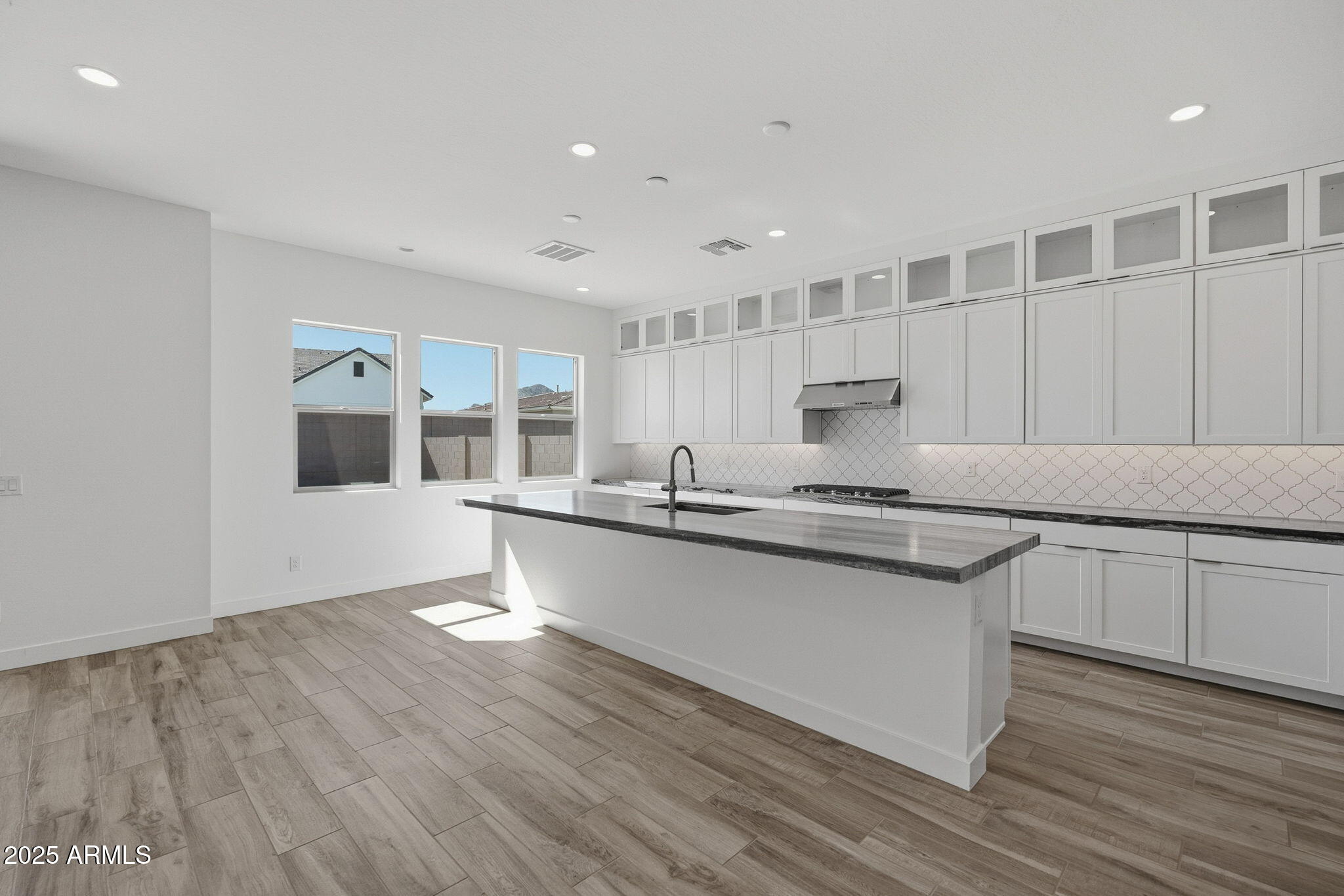 3323 W SUNSTONE Drive