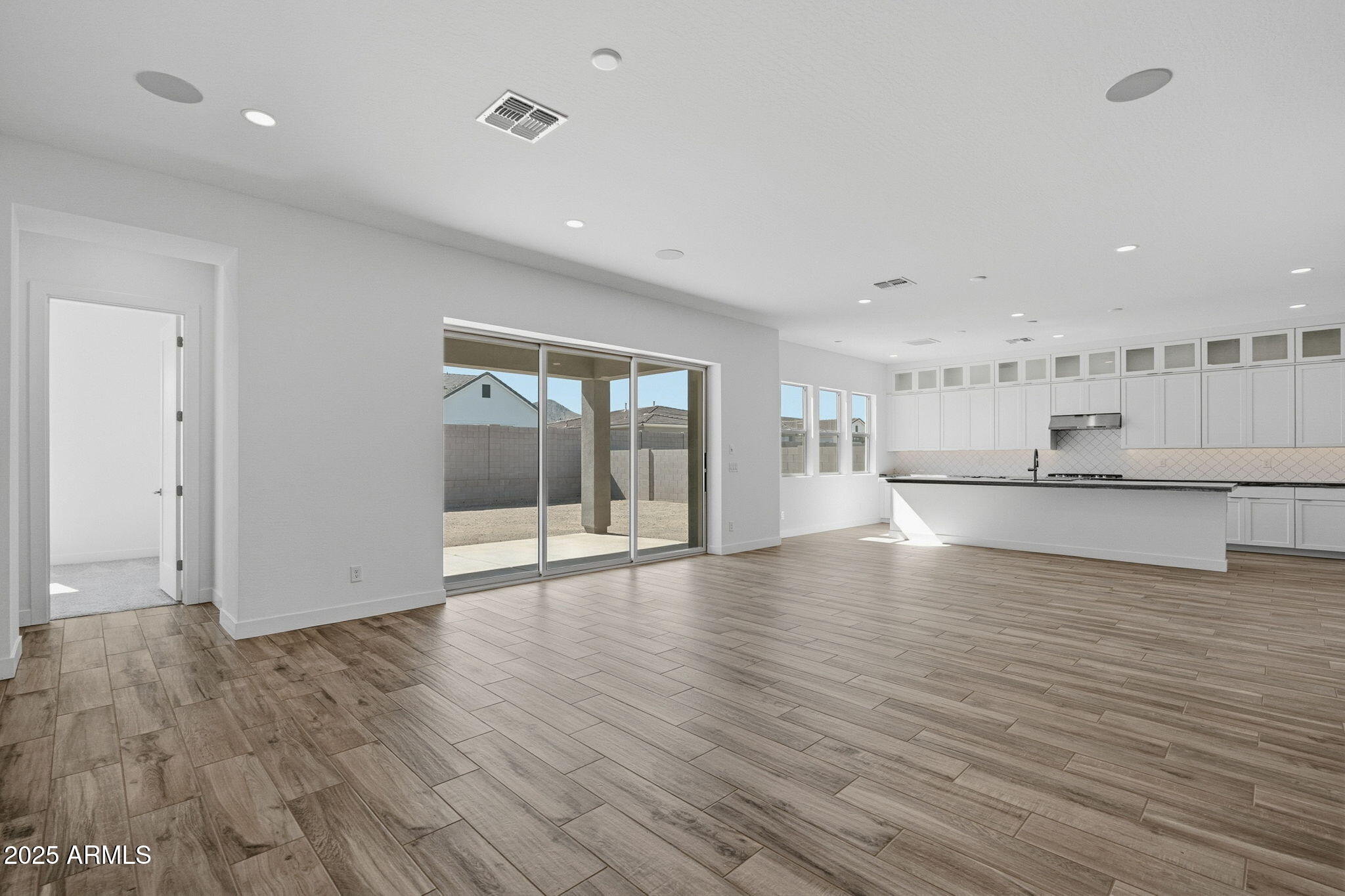 3323 W SUNSTONE Drive