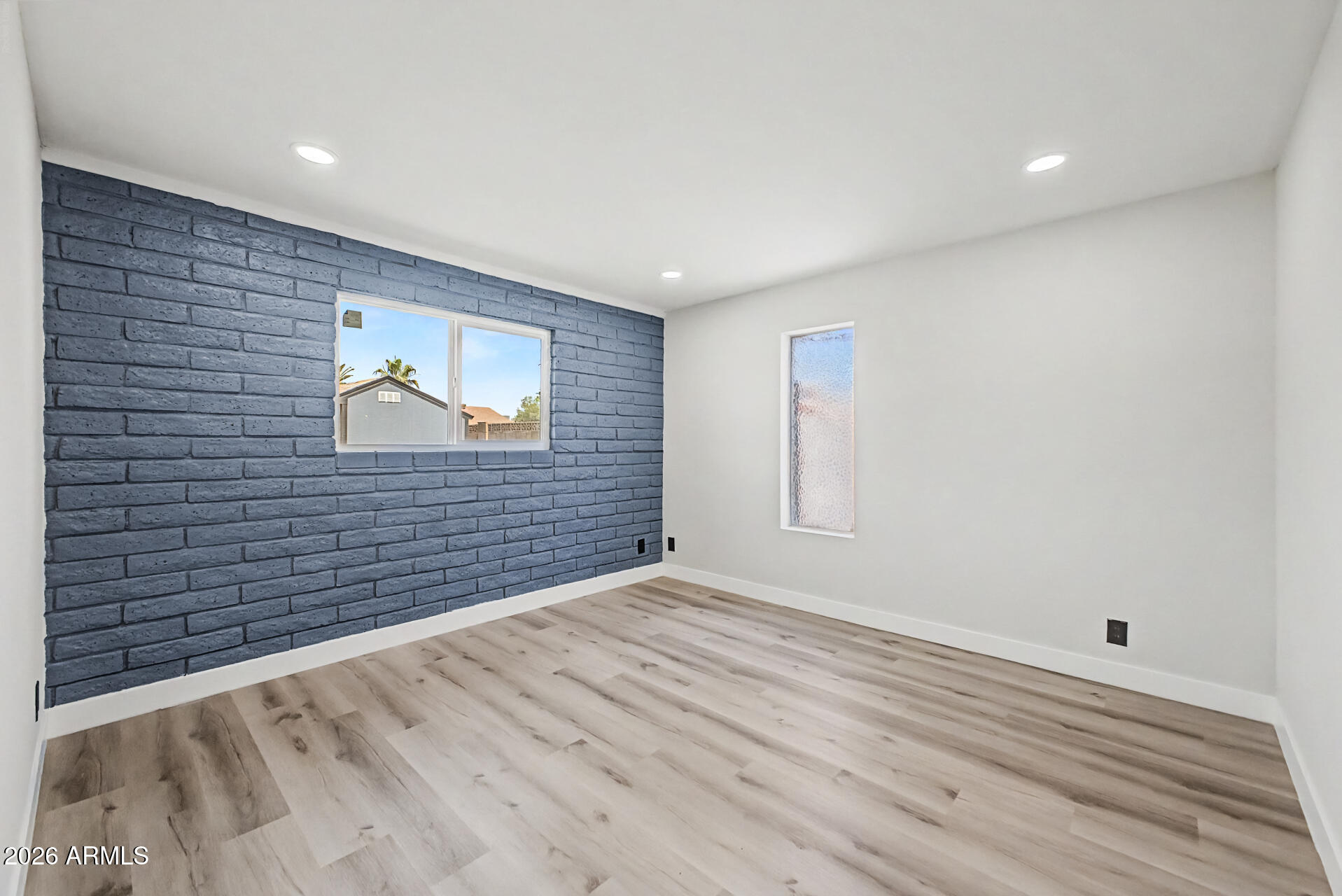504 E FREMONT Drive