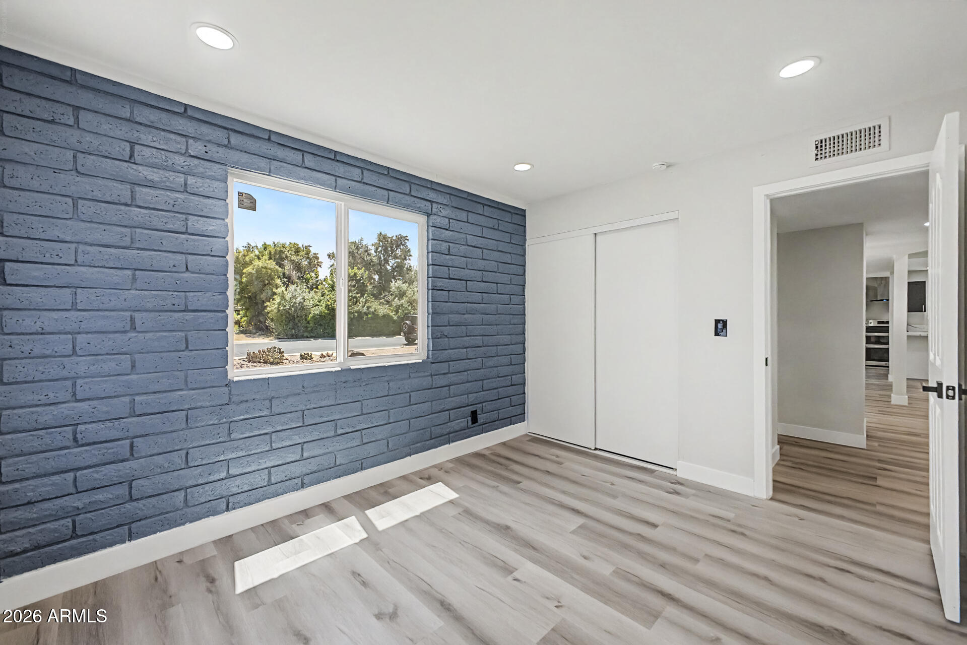 504 E FREMONT Drive