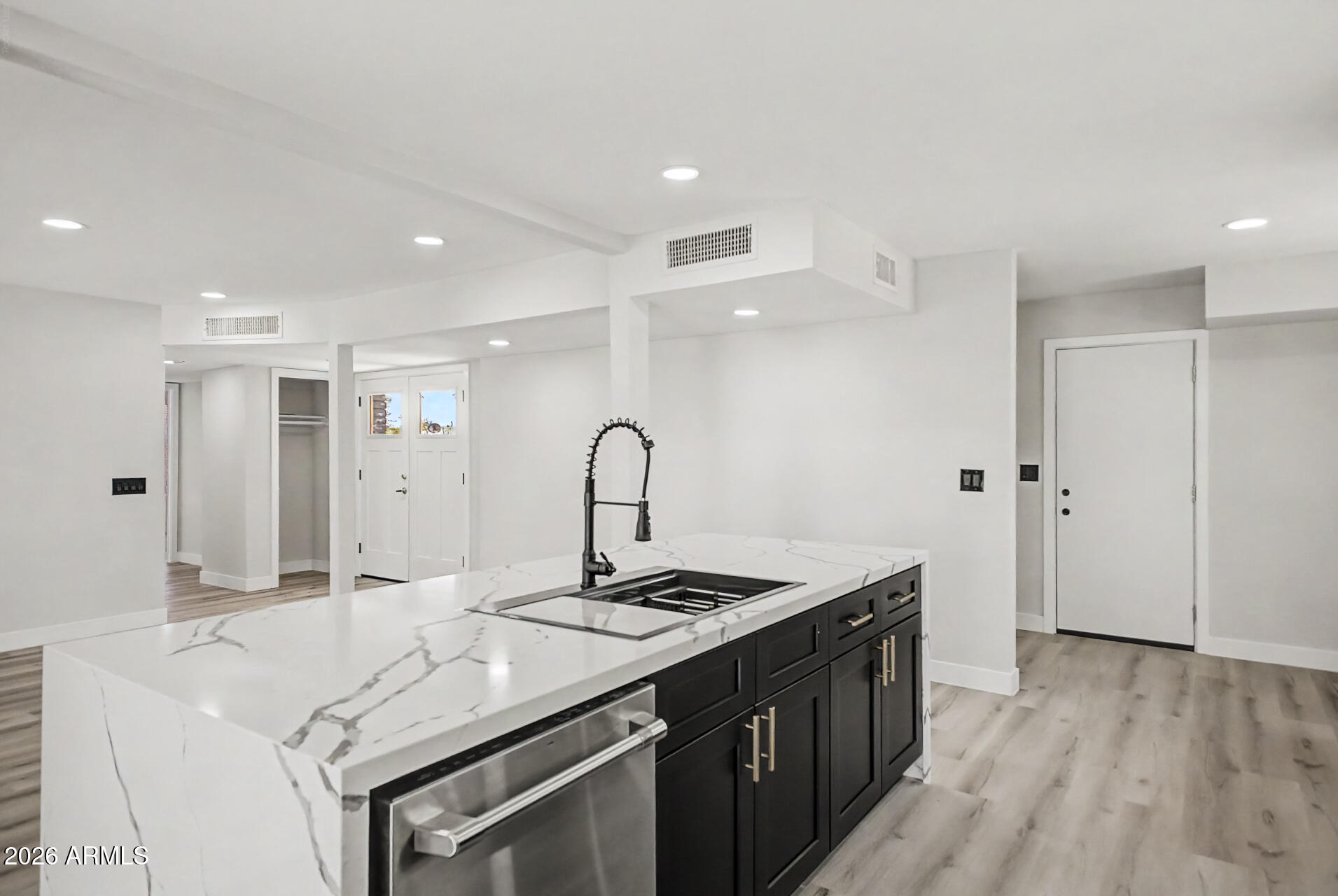 504 E FREMONT Drive