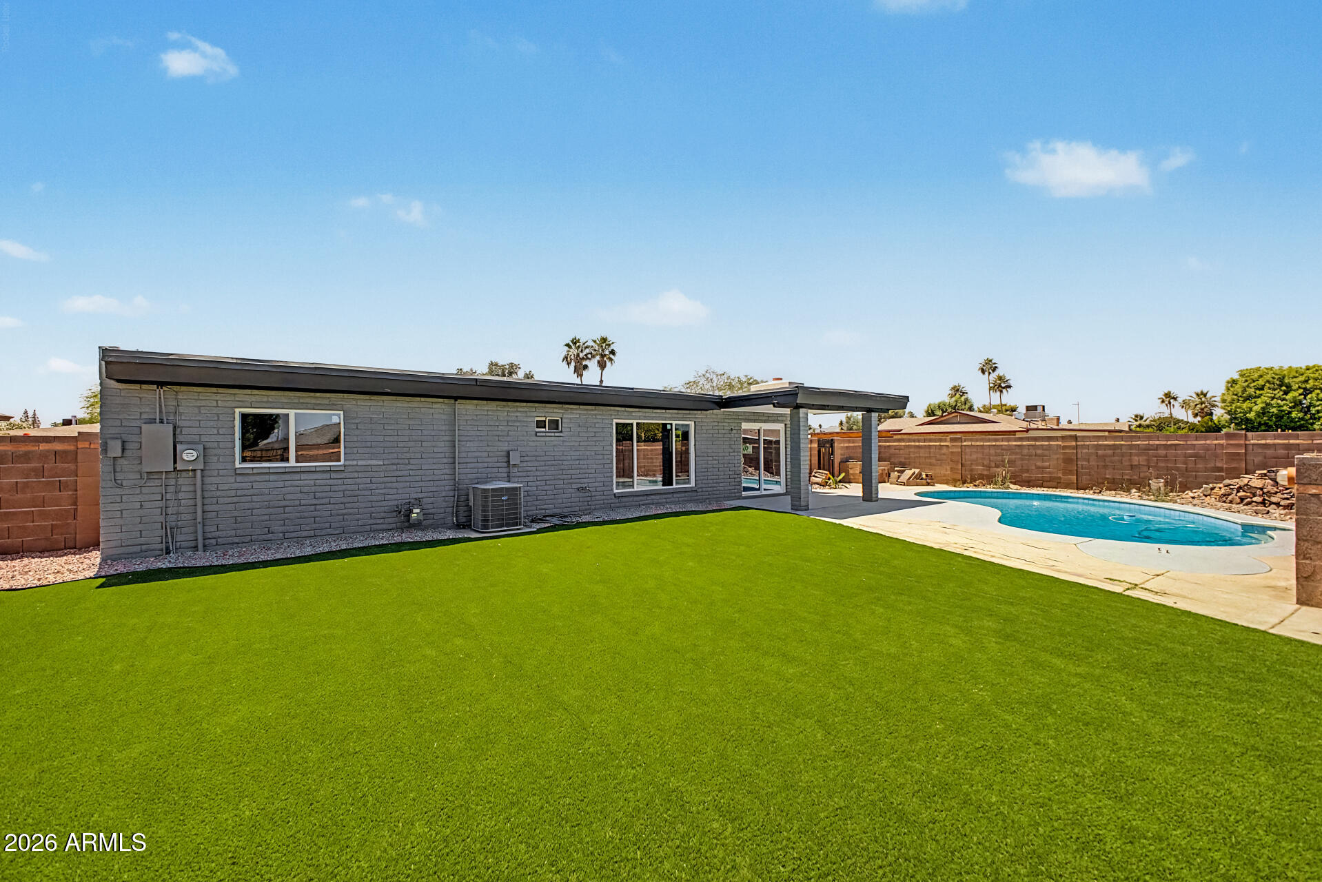 504 E FREMONT Drive