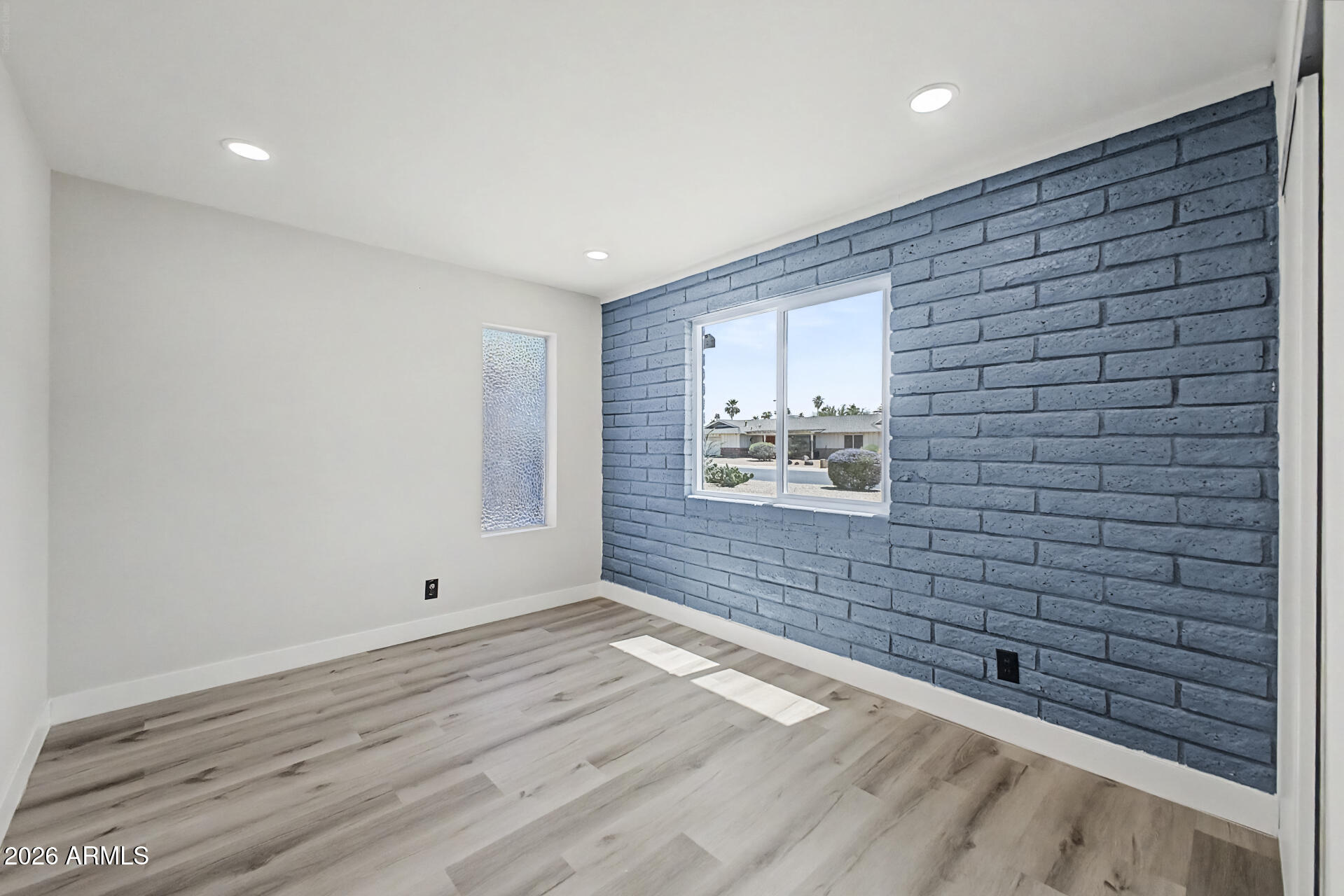 504 E FREMONT Drive