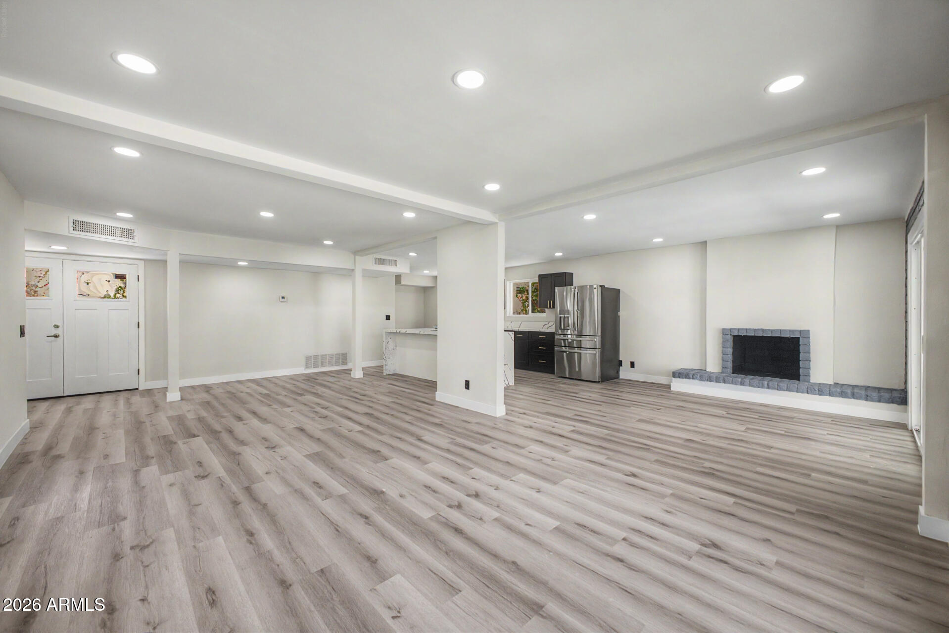 504 E FREMONT Drive
