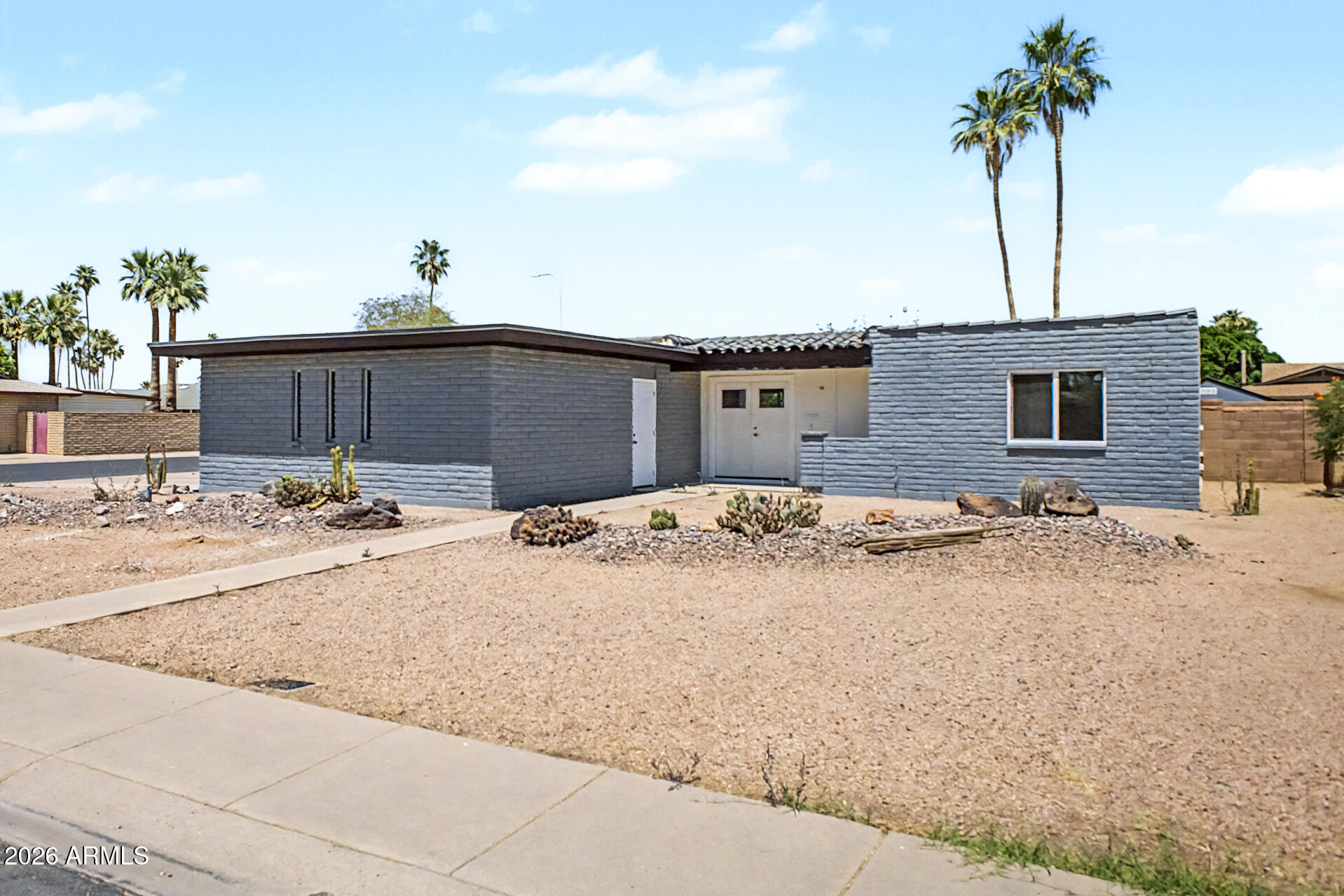 504 E FREMONT Drive