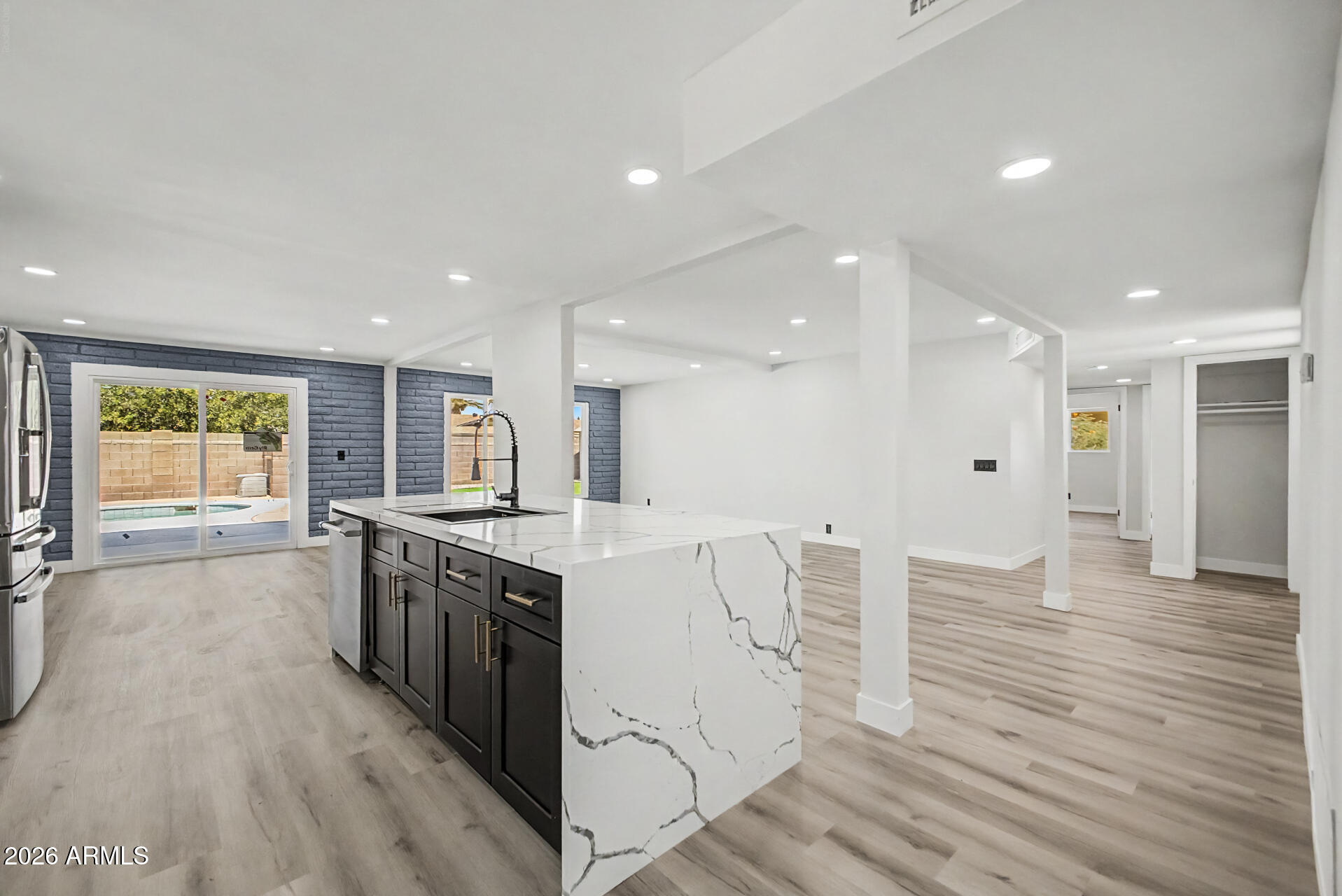 504 E FREMONT Drive