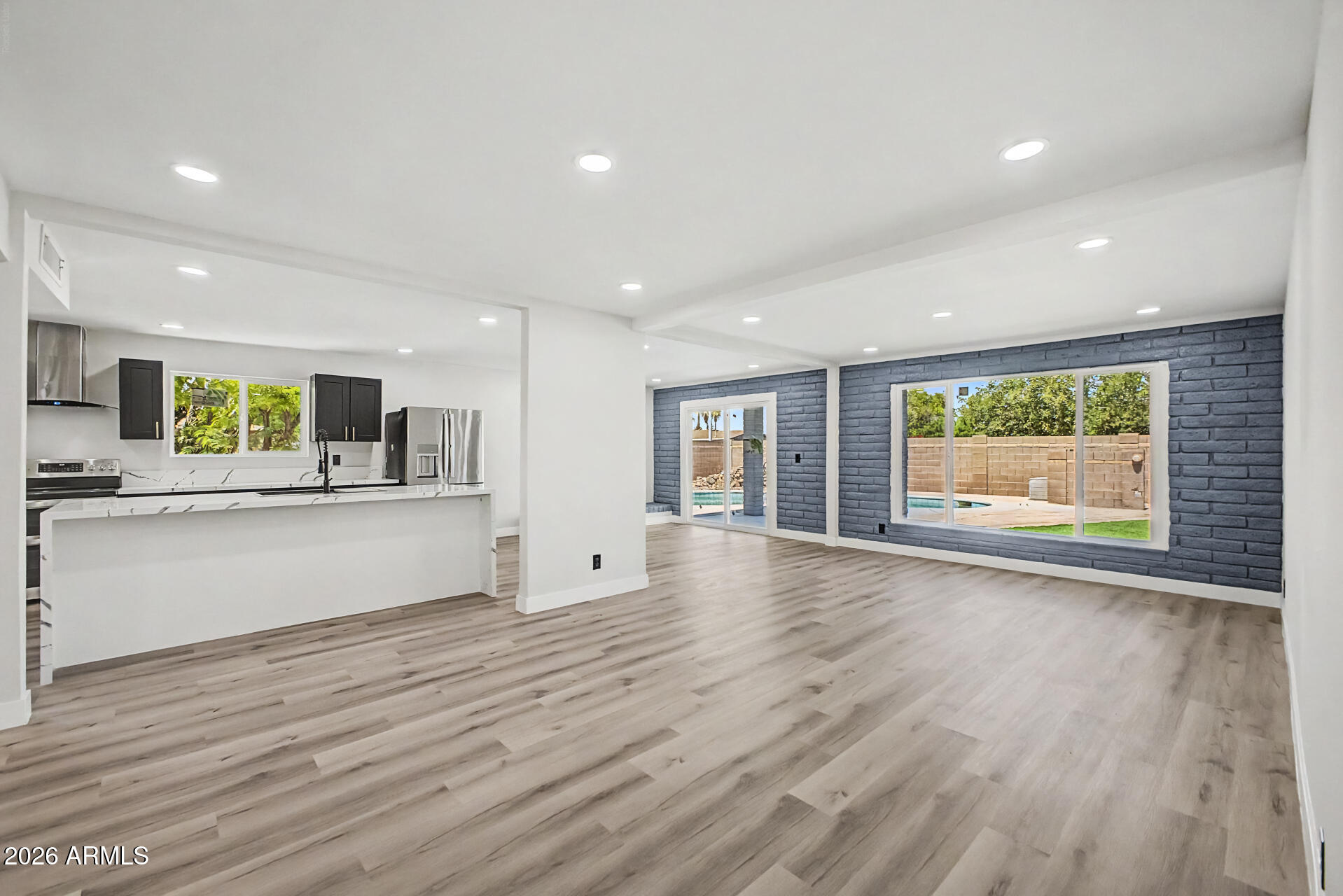 504 E FREMONT Drive