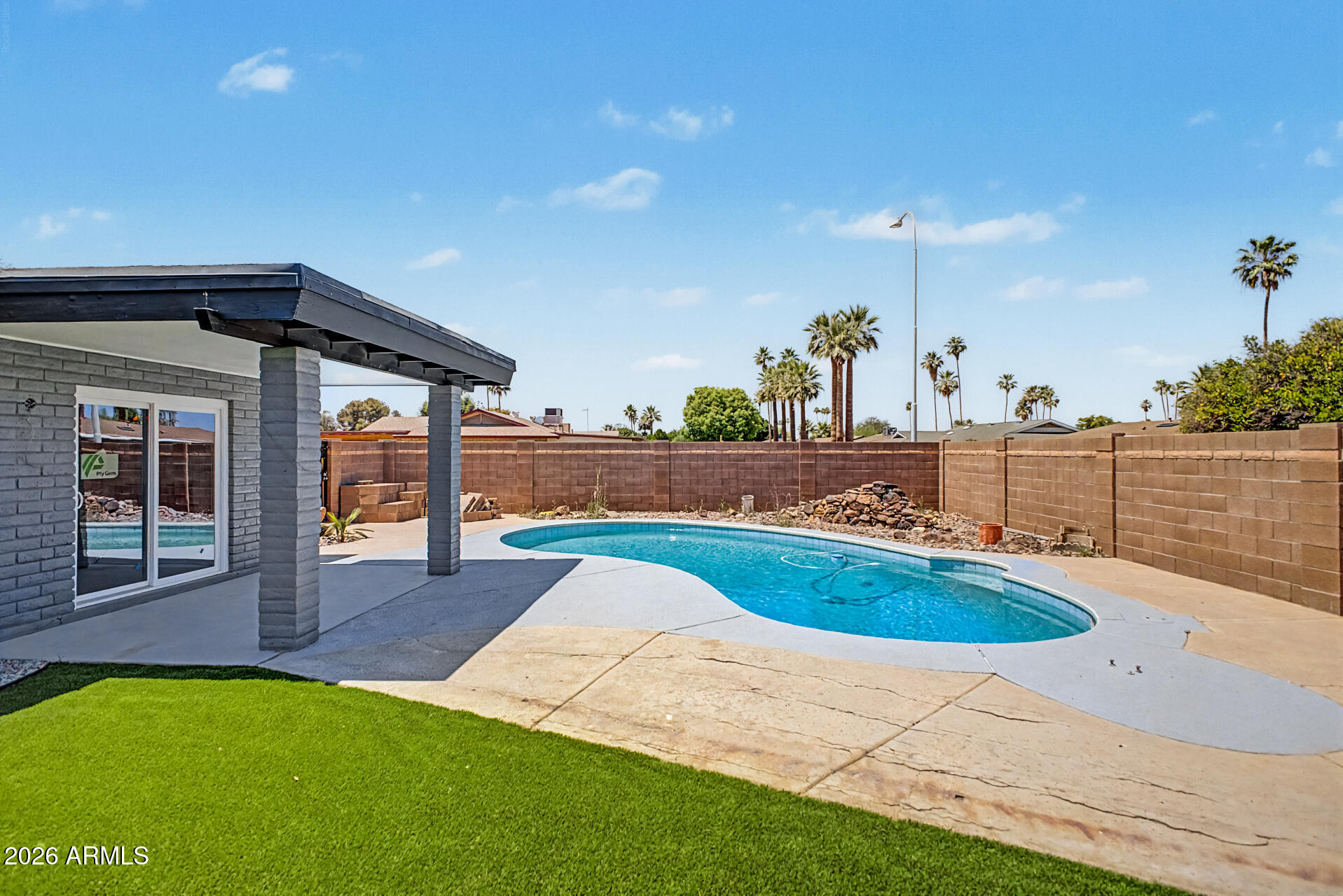 504 E FREMONT Drive