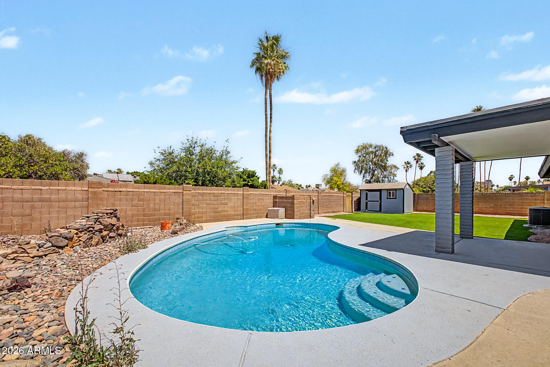 504 E FREMONT Drive