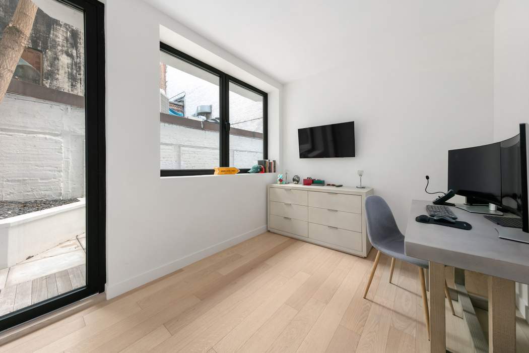 130 E 61st Street