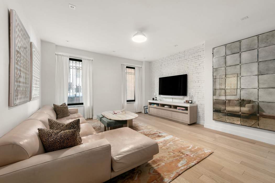 130 E 61st Street