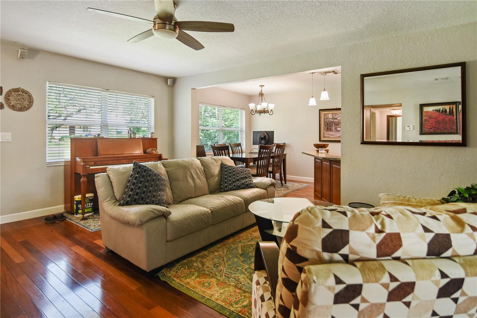 305 SAINT AUGUSTINE AVE