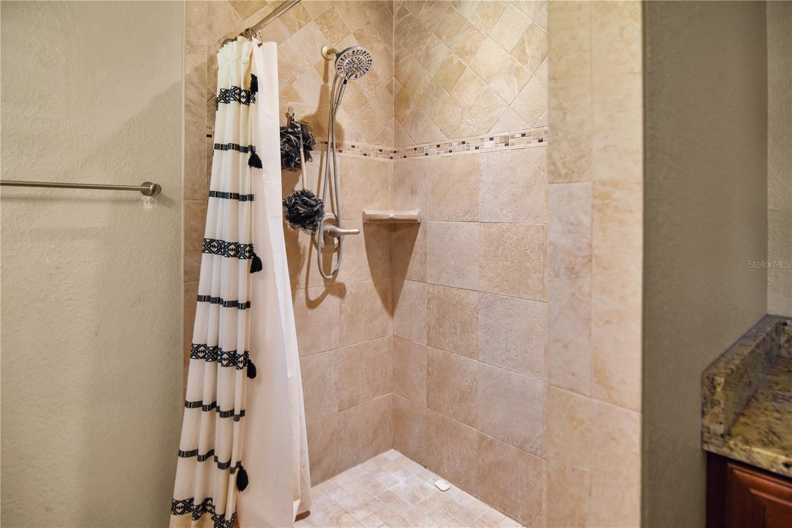 305 SAINT AUGUSTINE AVE