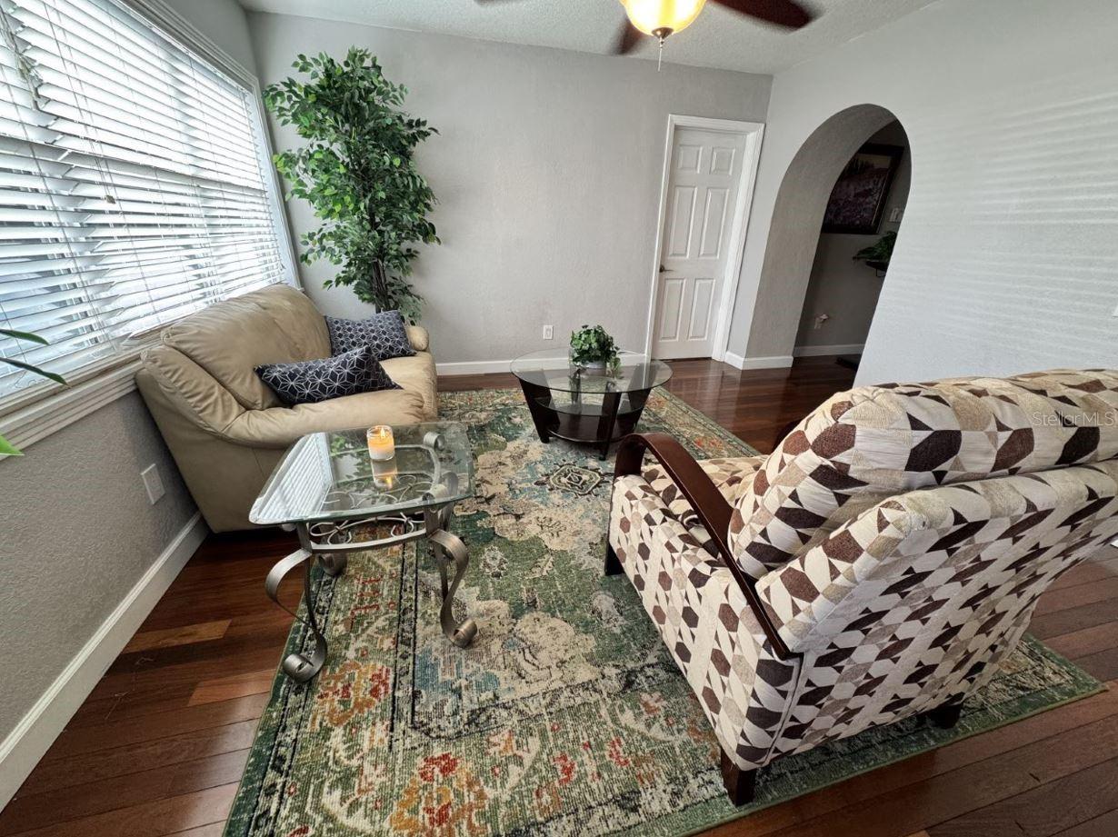 305 SAINT AUGUSTINE AVE