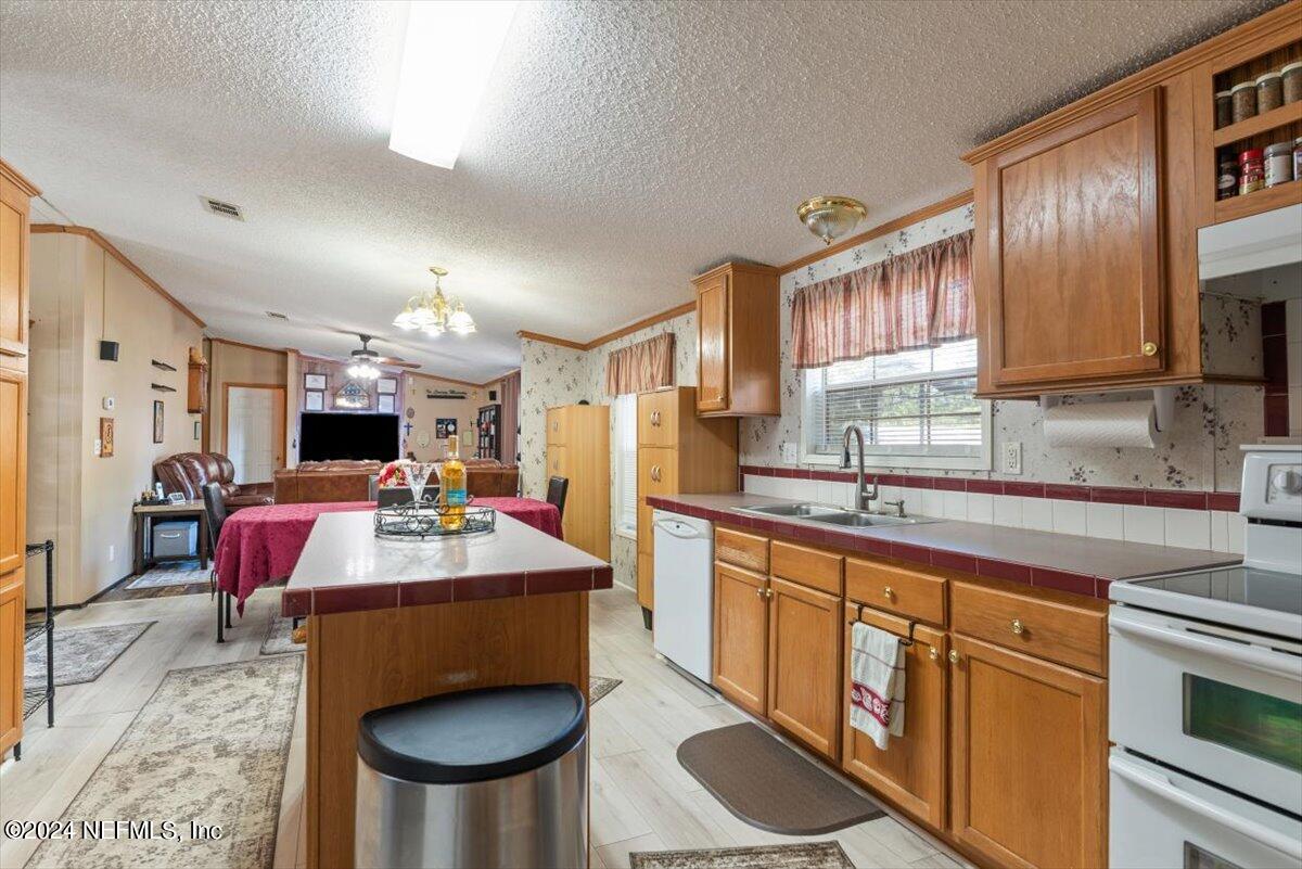 7205 PAUL HOWARD Drive