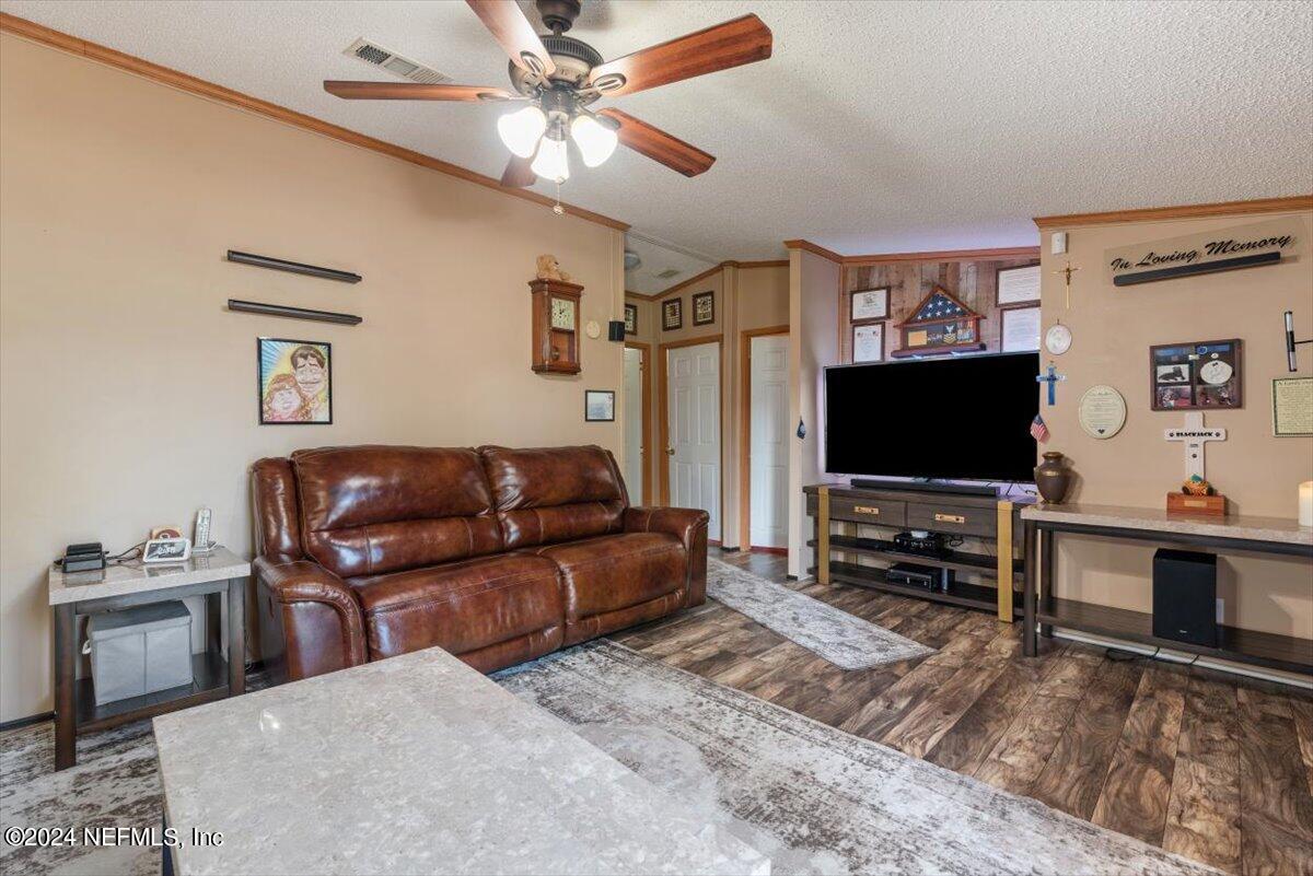 7205 PAUL HOWARD Drive