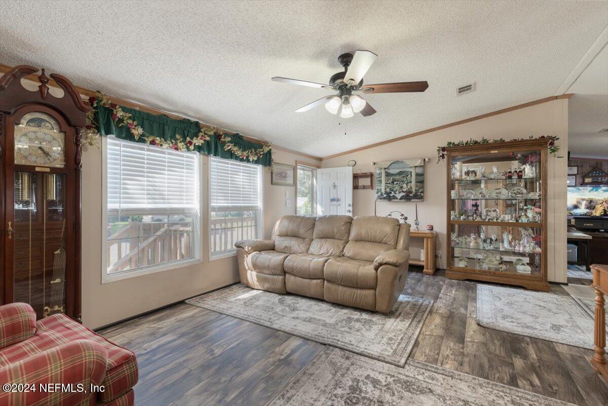 7205 PAUL HOWARD Drive