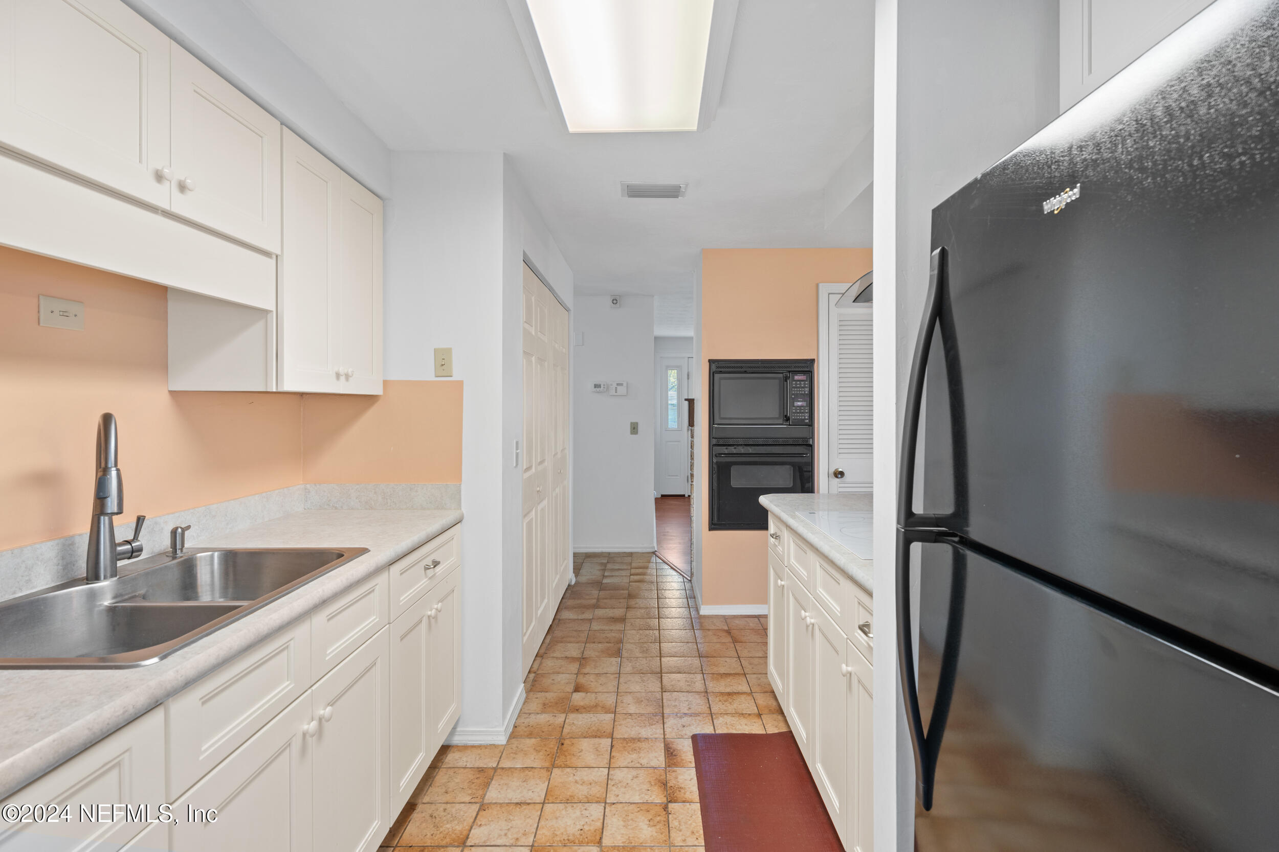 11406 AMERICANA Lane