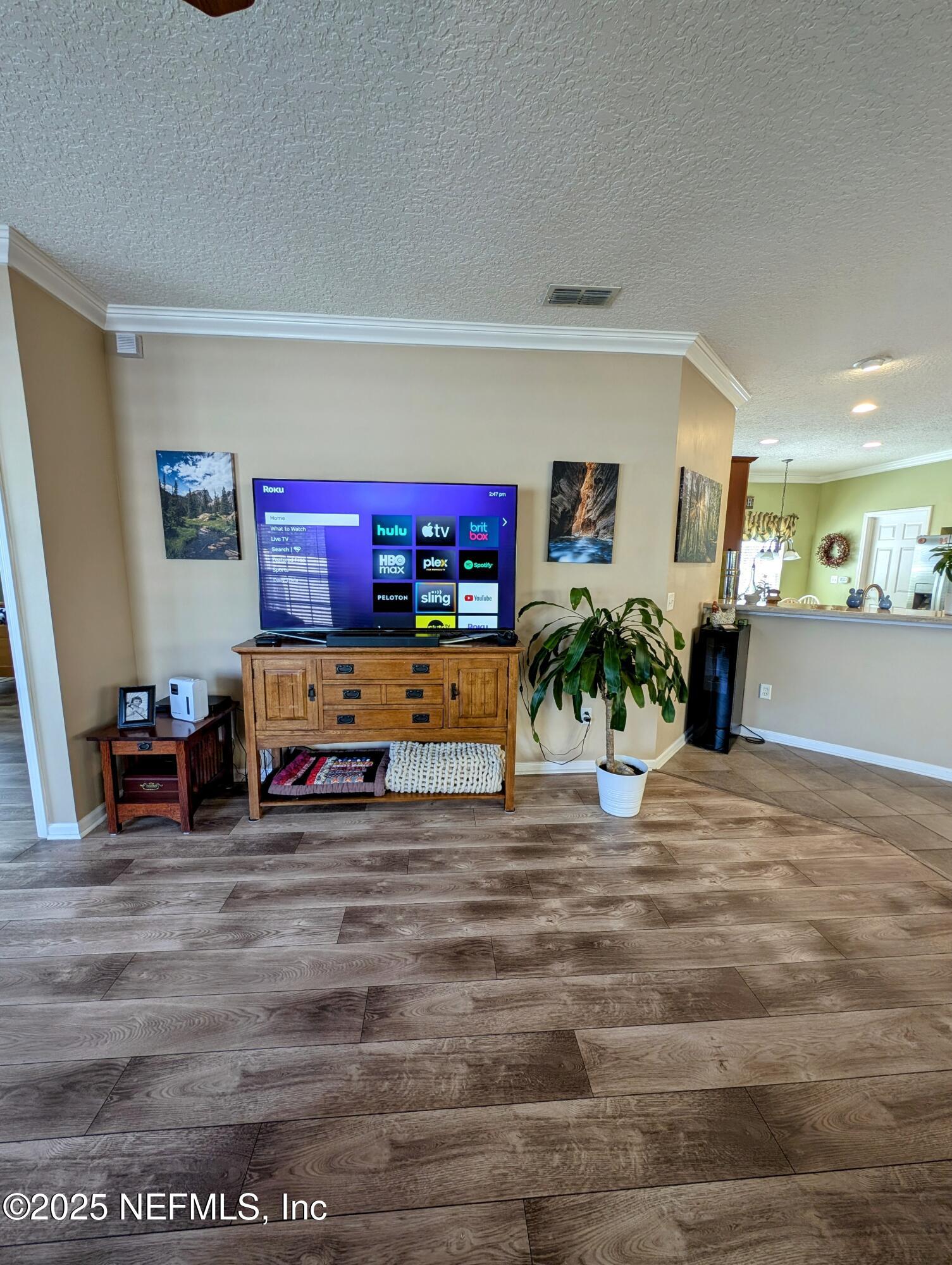 6206 PENDRAGON Place