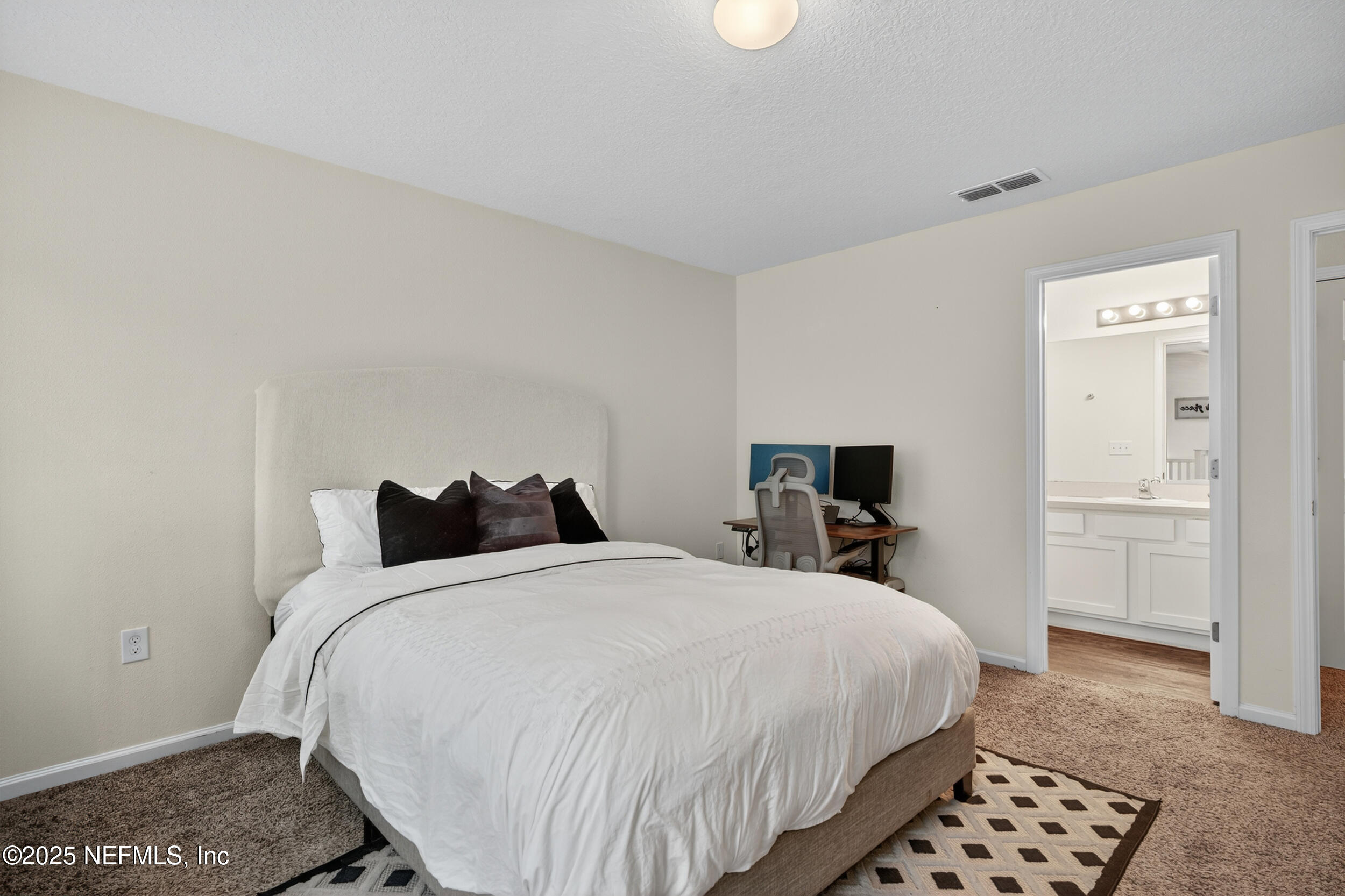 162 SCOTCH PEBBLE Drive, St. Johns