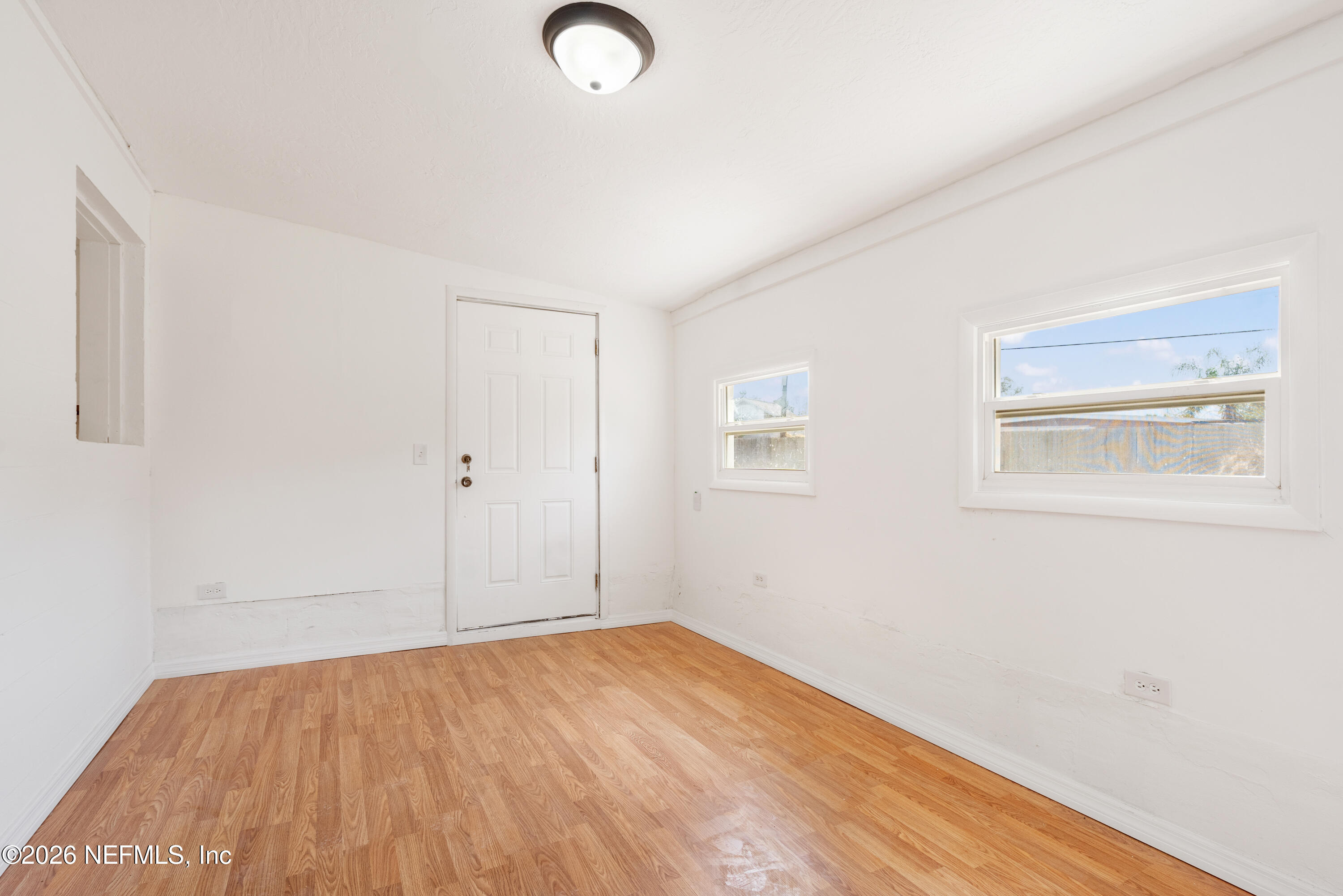 1413 JACKSON Avenue
