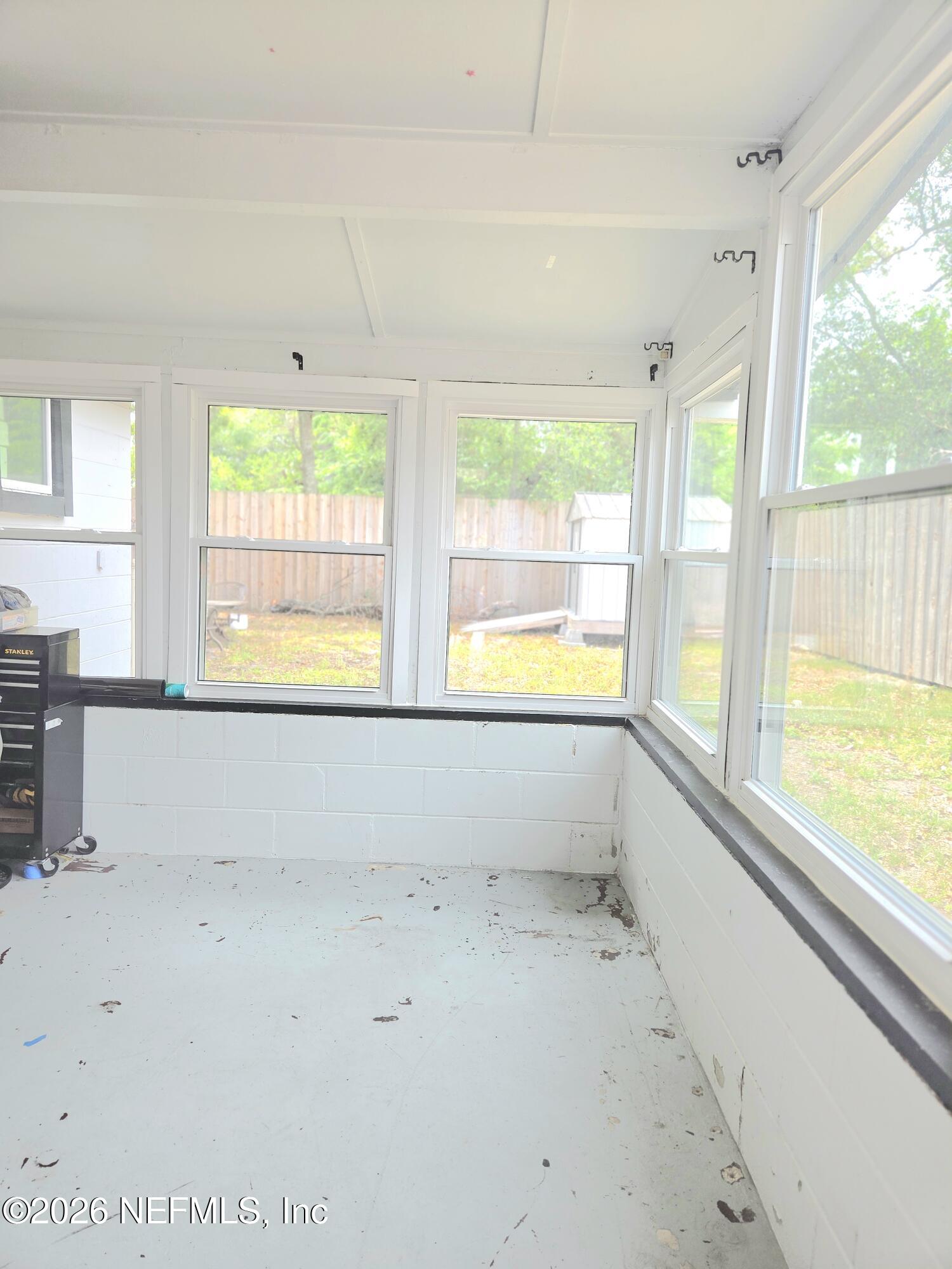 175 PARKWOOD Drive W