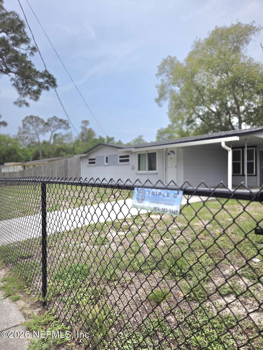 175 PARKWOOD Drive W