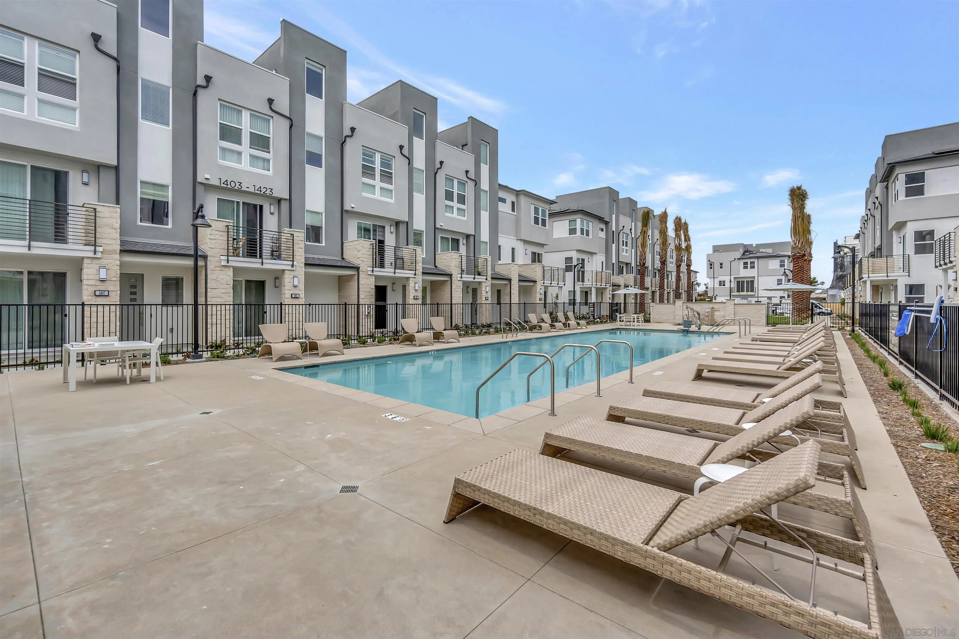 1531 W Bushell