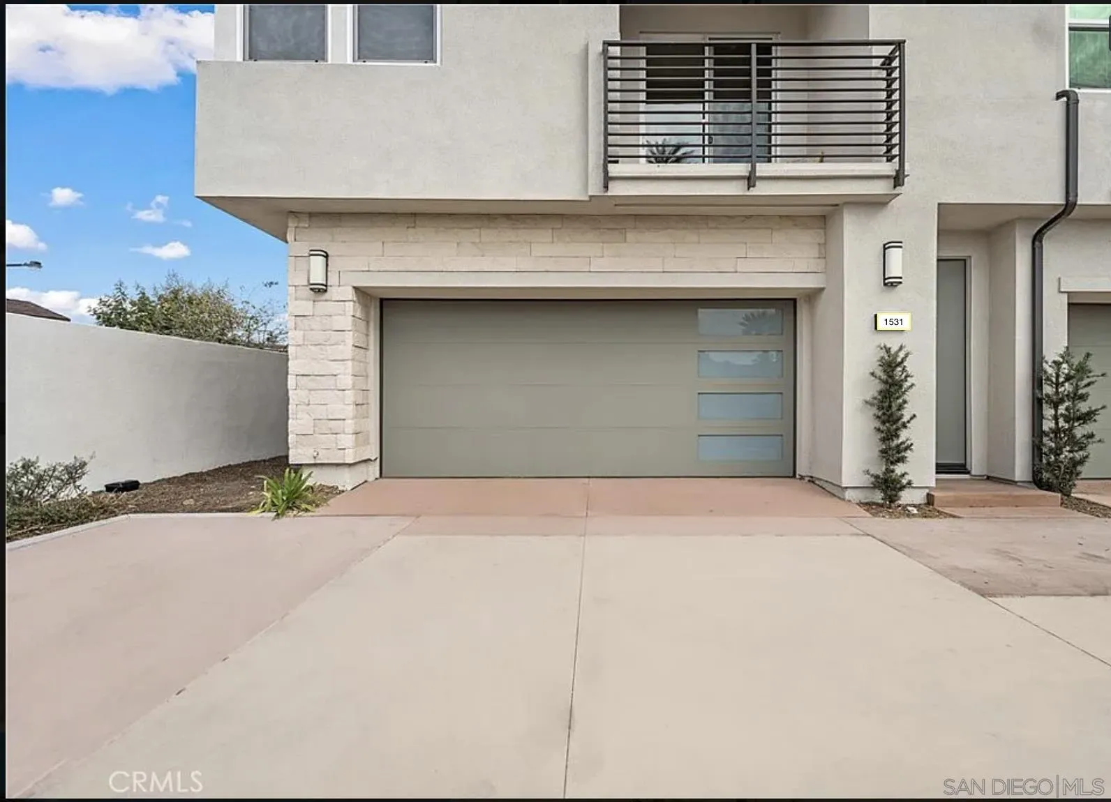 1531 W Bushell