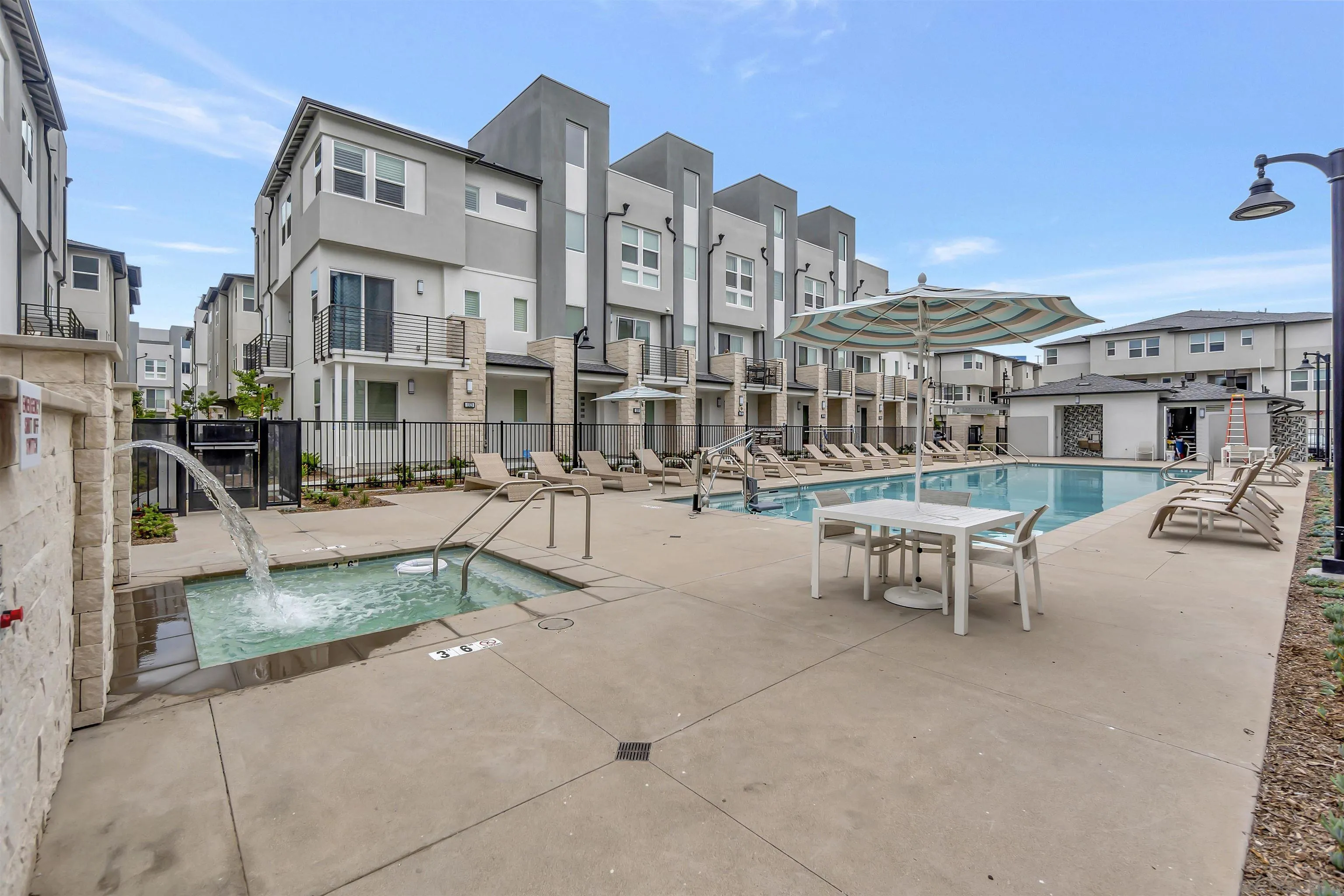 1531 W Bushell