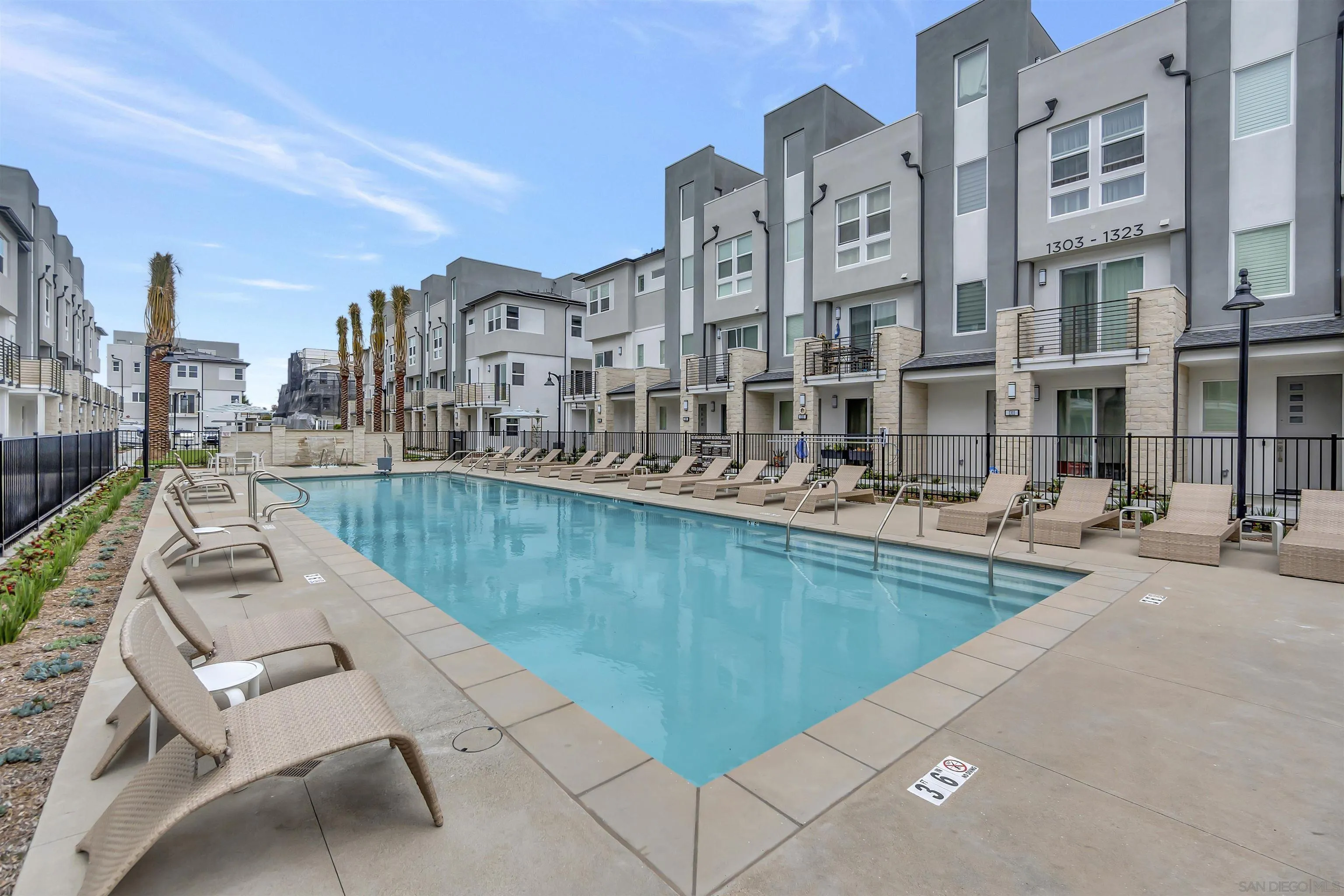 1531 W Bushell