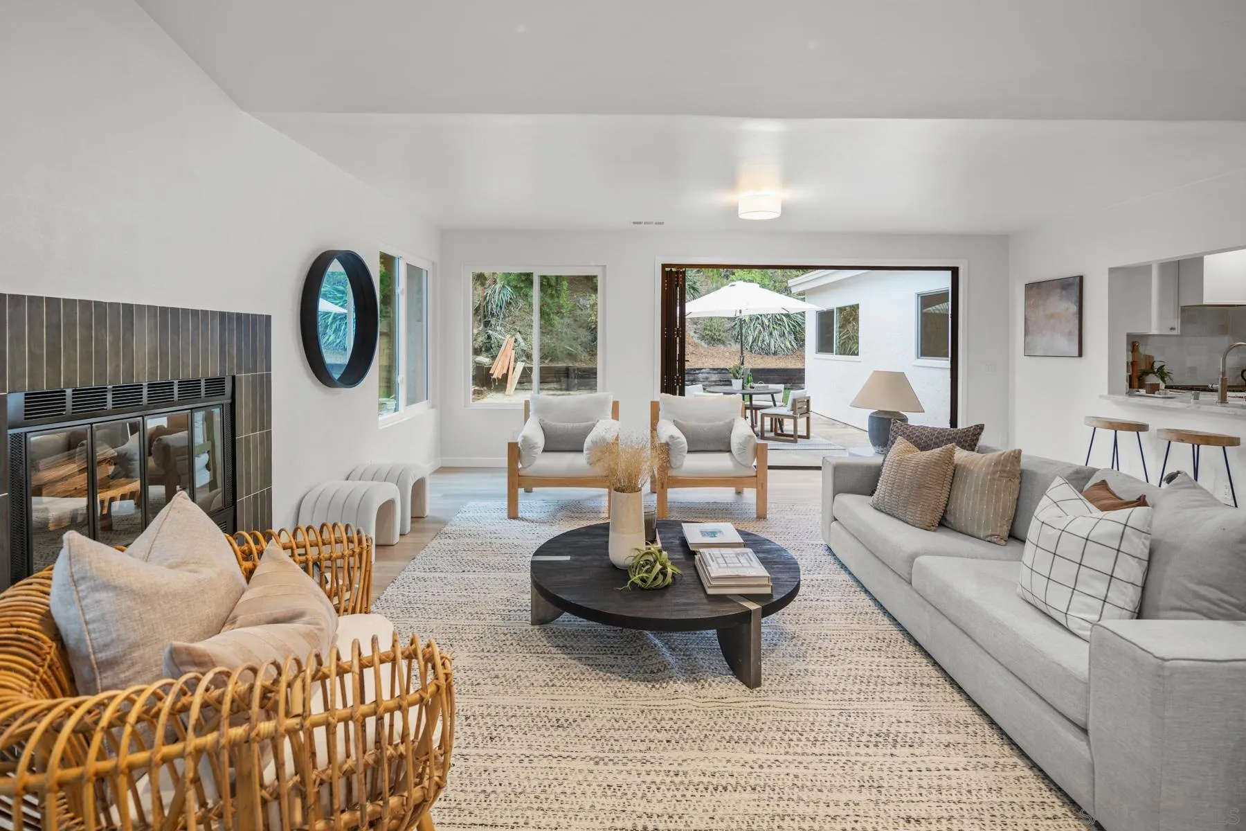 4103 Isle Dr